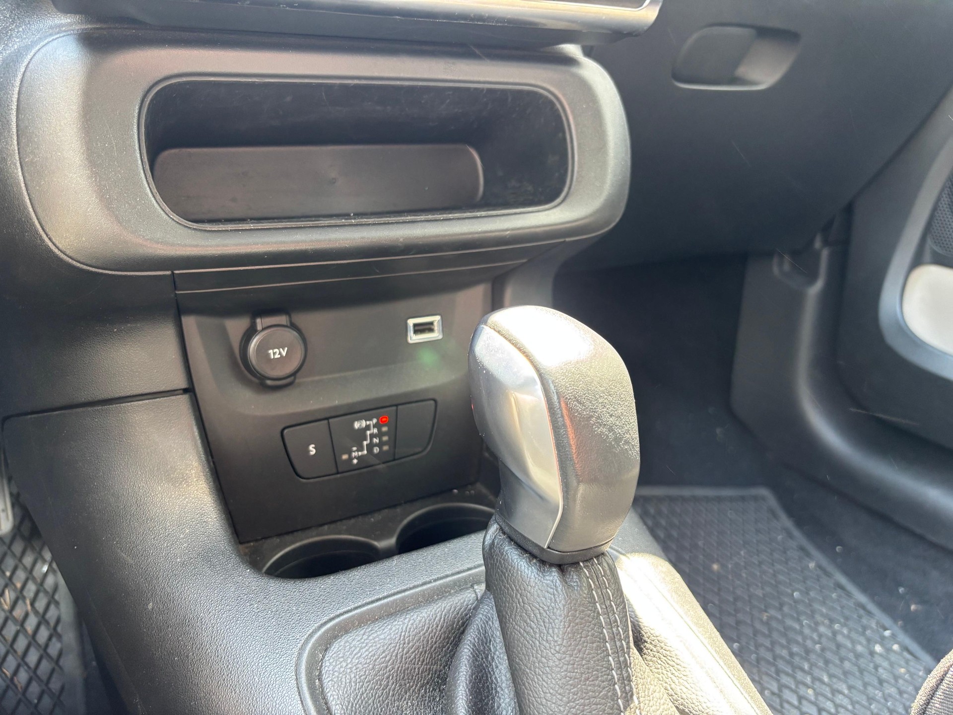 CITROEN C3 1.2 PureTech Swiss Edition-image-10