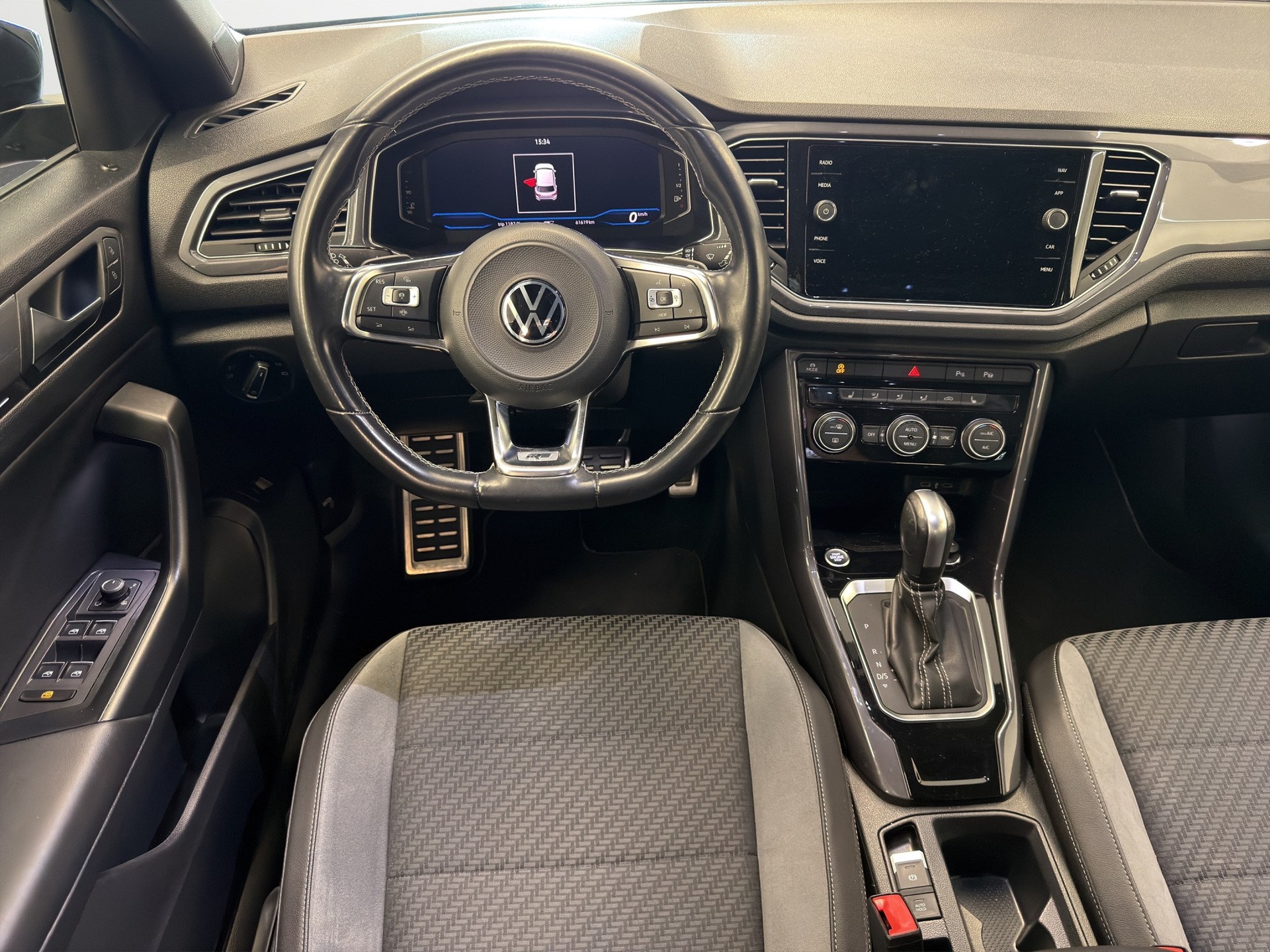 VW T-Roc 1.5 TSI EVO Sport DSG-image-10