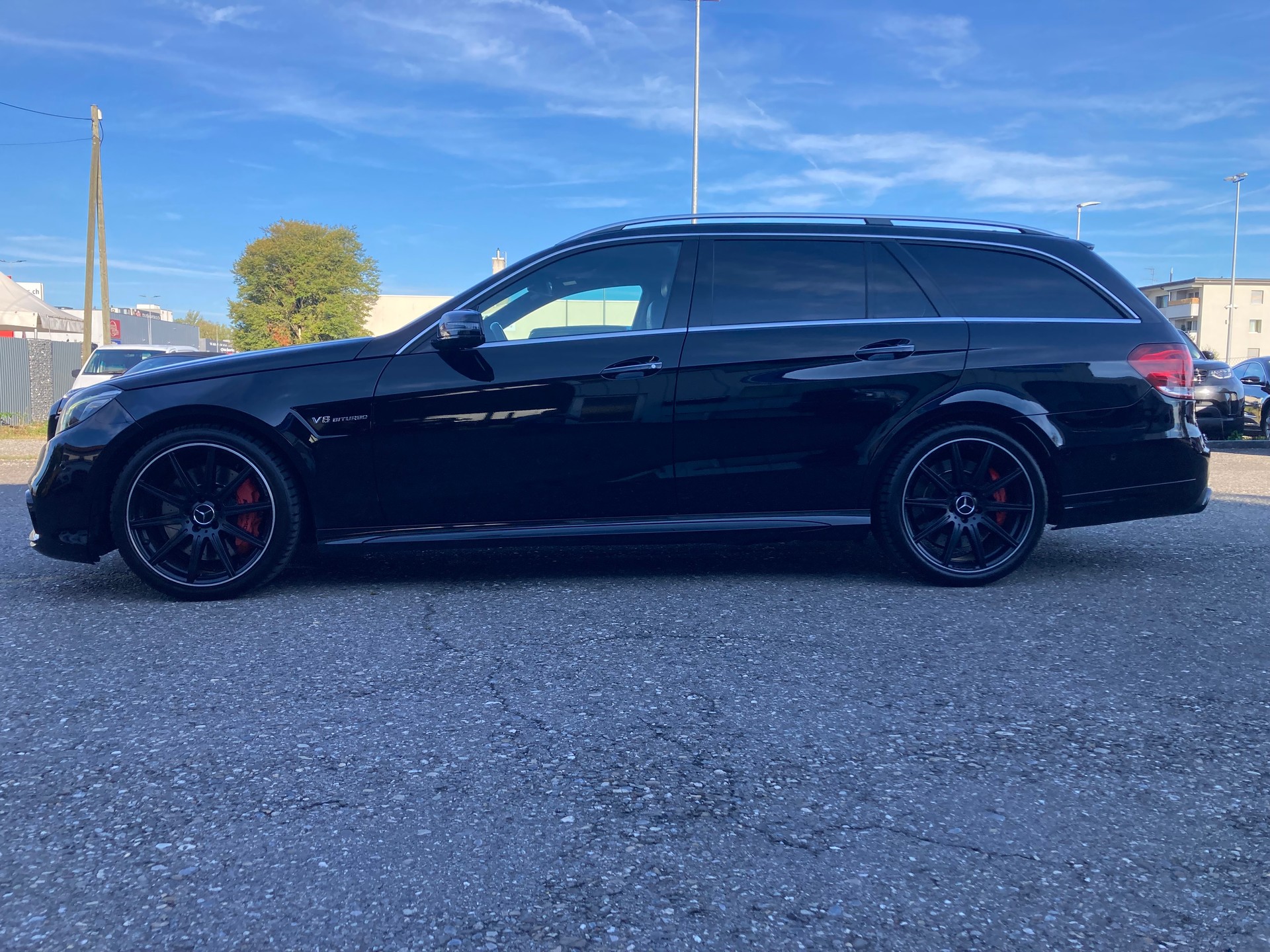 MERCEDES-BENZ E 63 AMG S 4Matic Speedshift Driver Package-showroom-element-3