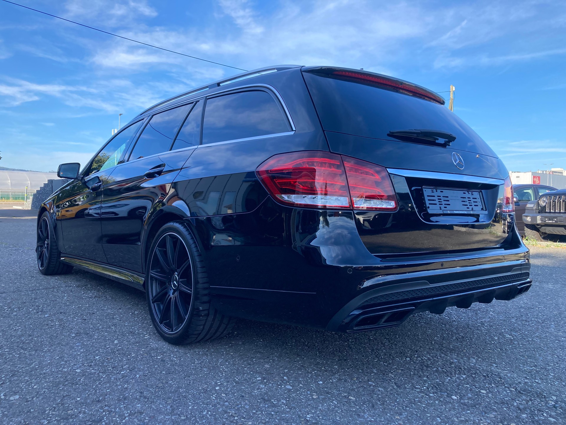 MERCEDES-BENZ E 63 AMG S 4Matic Speedshift Driver Package-image-4