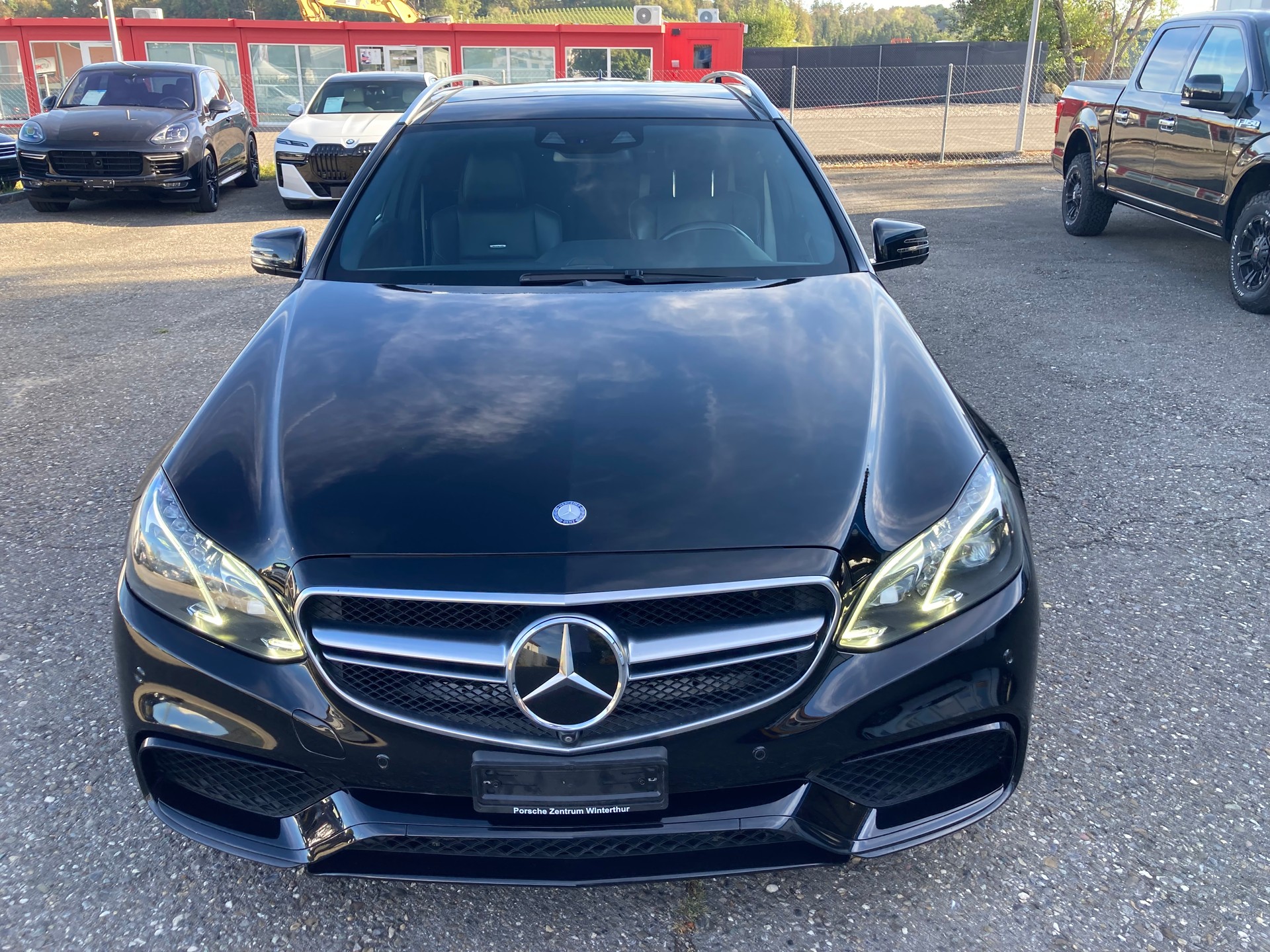 MERCEDES-BENZ E 63 AMG S 4Matic Speedshift Driver Package-showroom-element-1