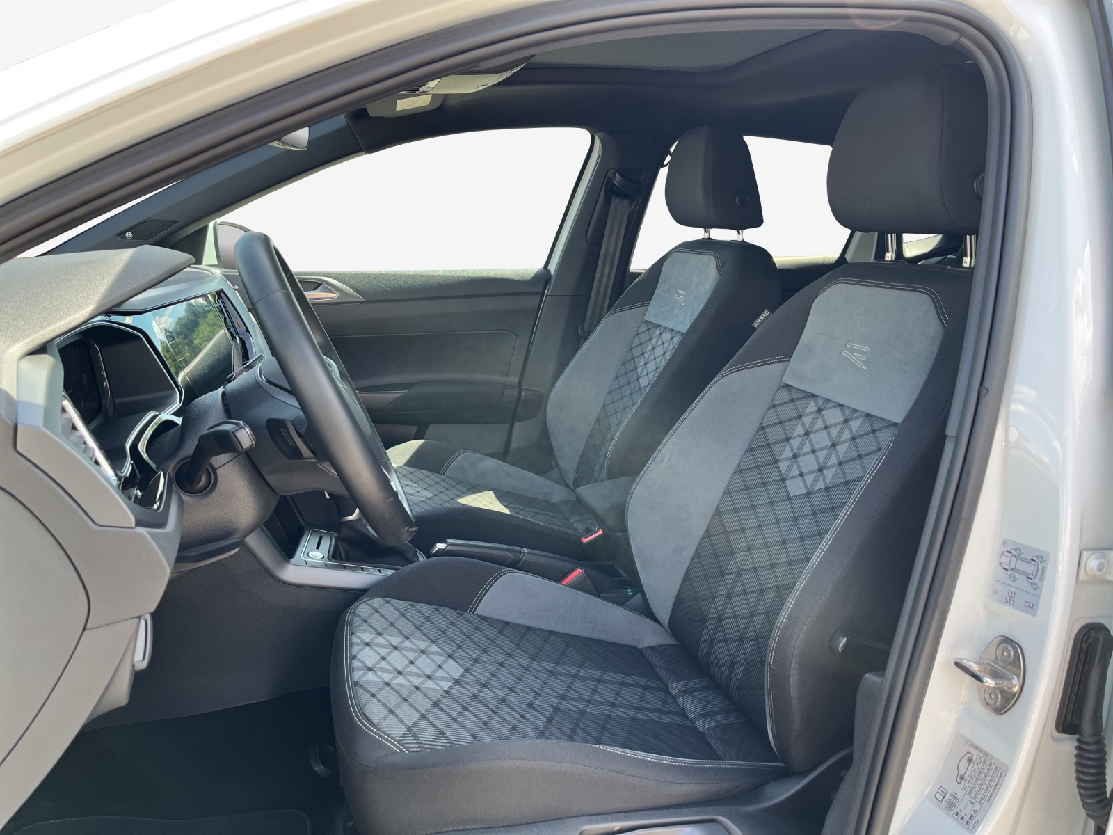 VW Polo 1.0 TSI R-Line DSG-image-7