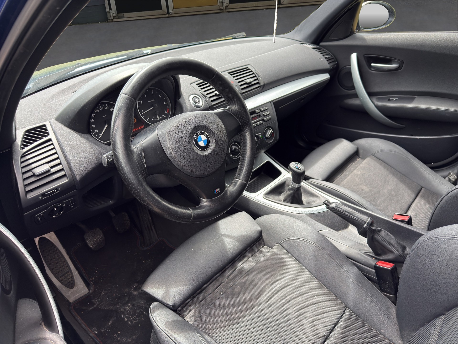 BMW 120i M-Sportpaket-image-8