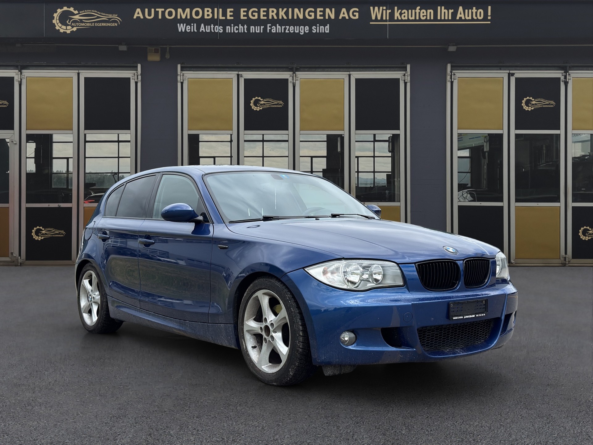 BMW 120i M-Sportpaket-showroom-element-2