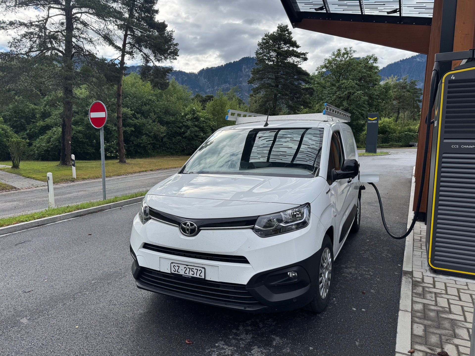 TOYOTA Proace City Van EV 50 kWh Active Medium-image-0