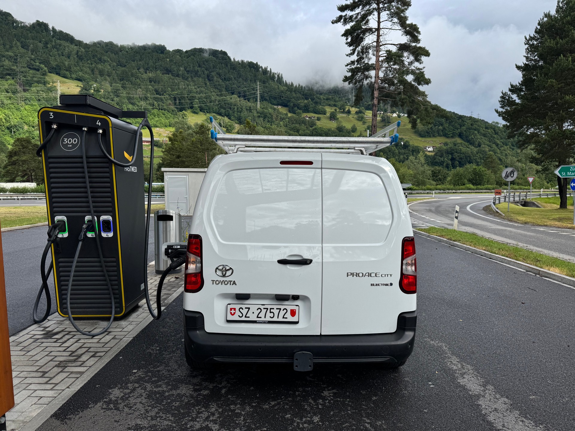 TOYOTA Proace City Van EV 50 kWh Active Medium-image-3