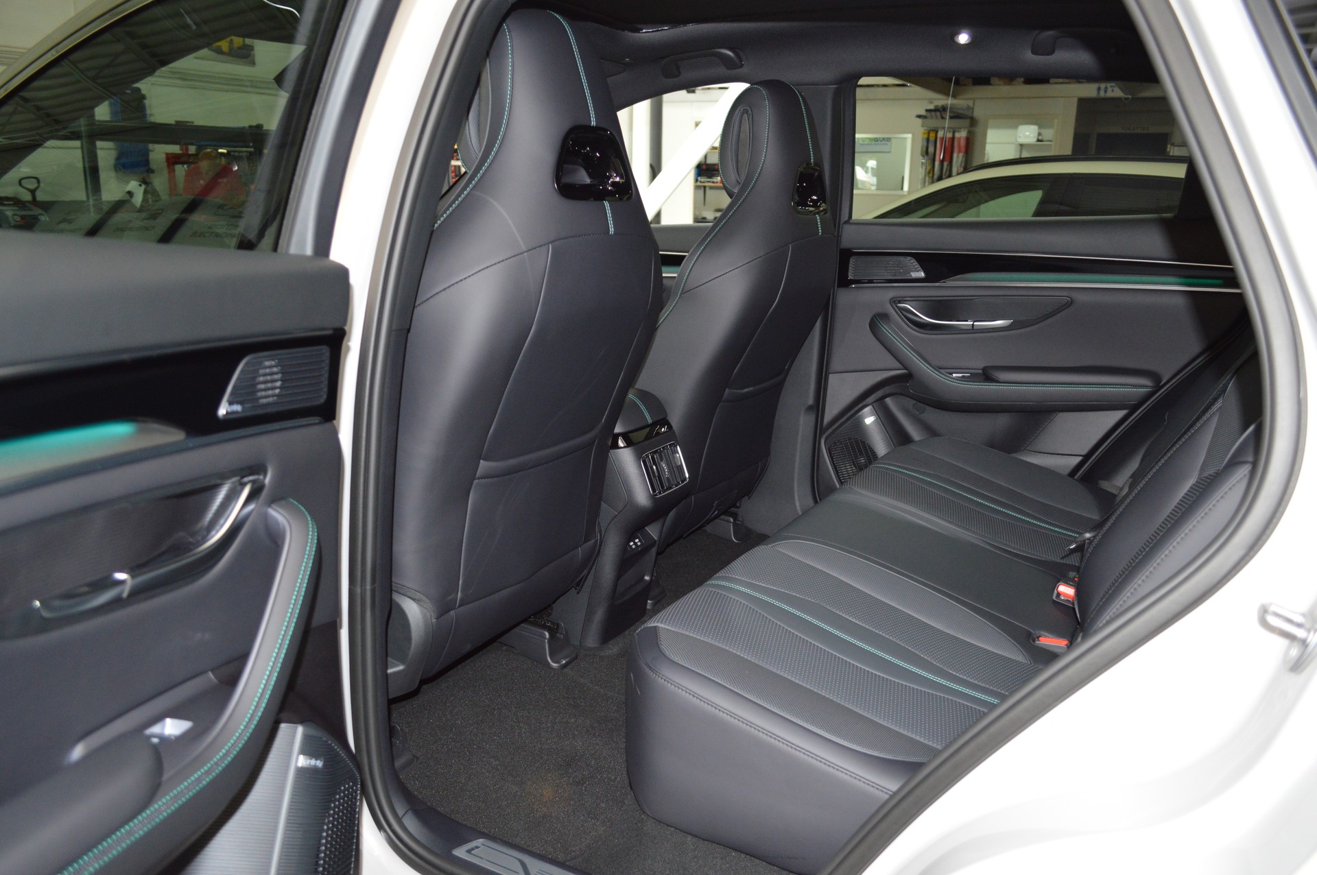 BYD Seal U DM-i Comfort-image-10