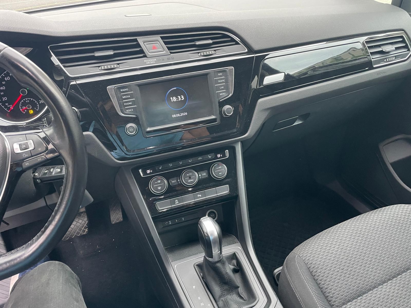VW Touran 1.4 TSI BlueMotion Technology Highline DSG-image-3
