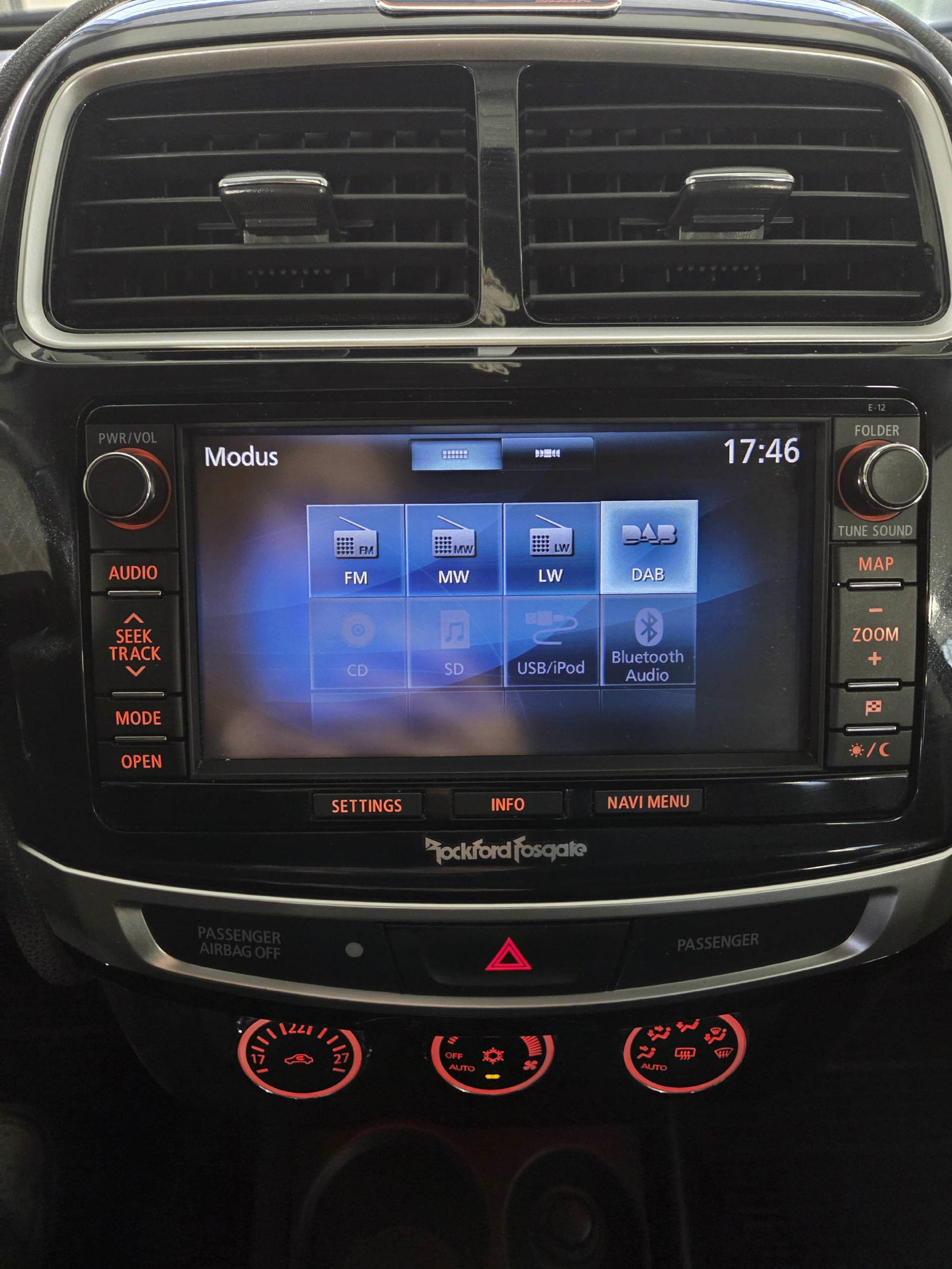 MITSUBISHI ASX 2.2 DID Celebration 300K 4x4-image-10