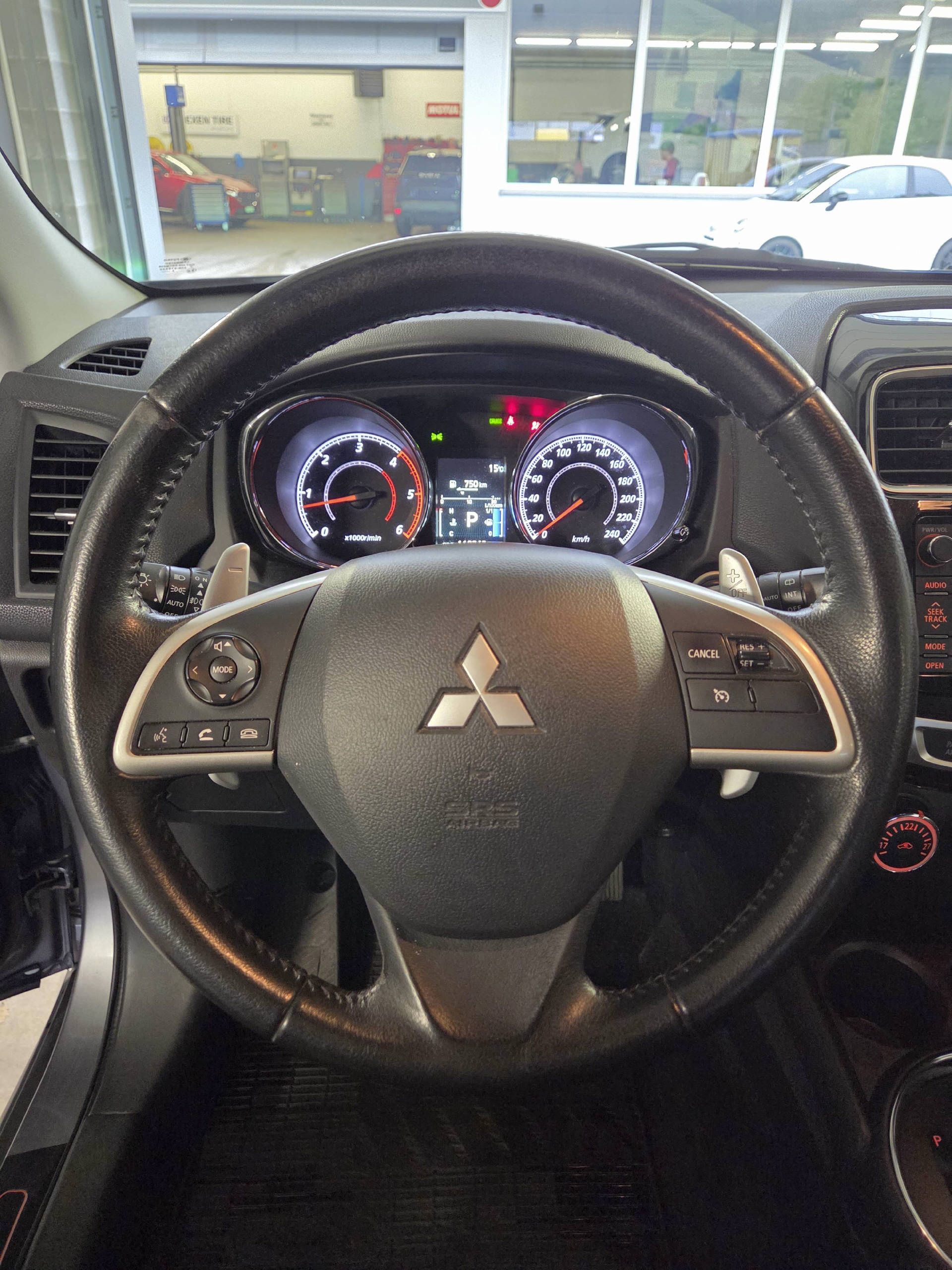 MITSUBISHI ASX 2.2 DID Celebration 300K 4x4-image-7