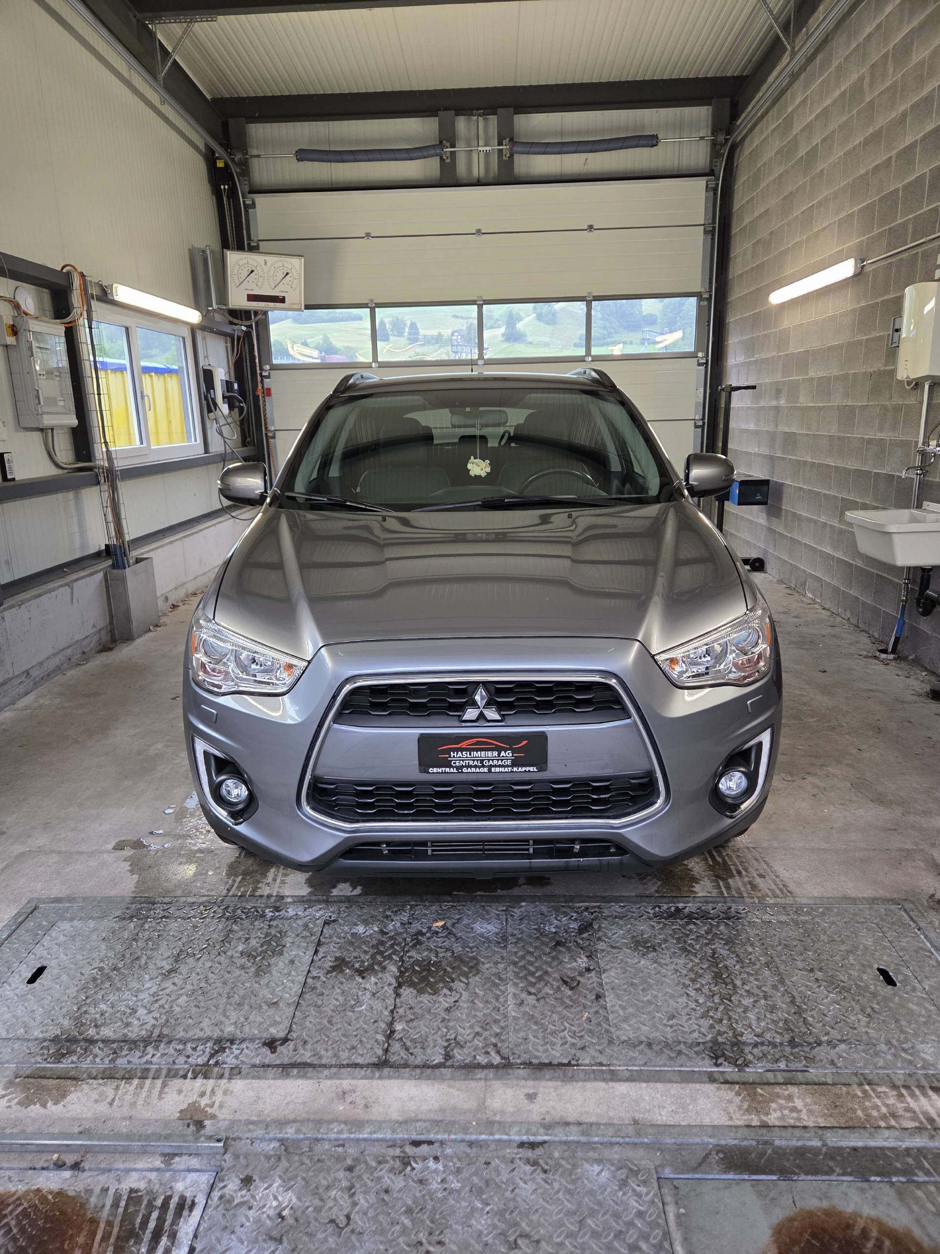 MITSUBISHI ASX 2.2 DID Celebration 300K 4x4-image-1