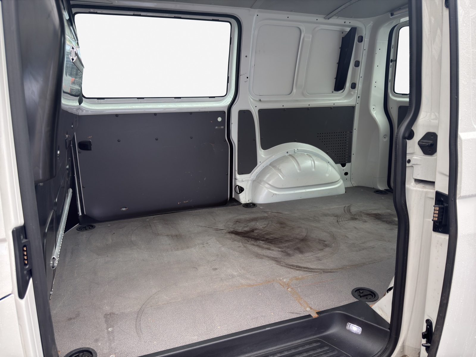 VW T6.1 2.0 TDI 4Motion-image-10