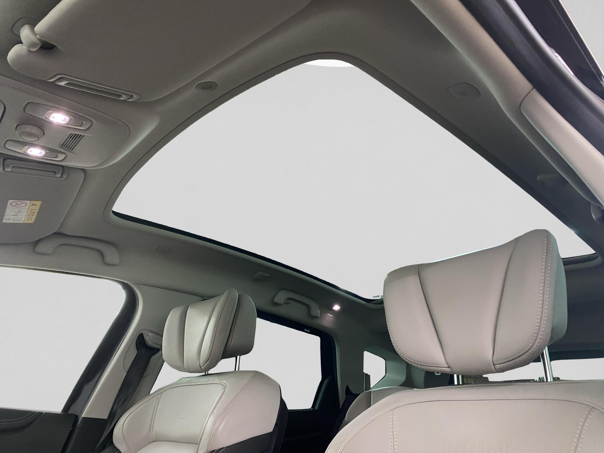 RENAULT Scénic 1.6 dCi Initiale Paris EDC-image-17