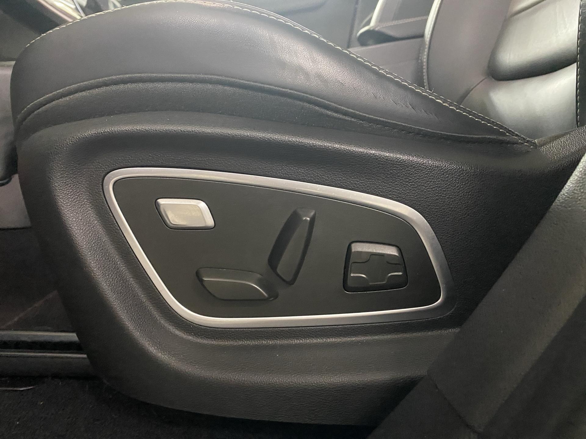 RENAULT Scénic 1.6 dCi Initiale Paris EDC-image-18