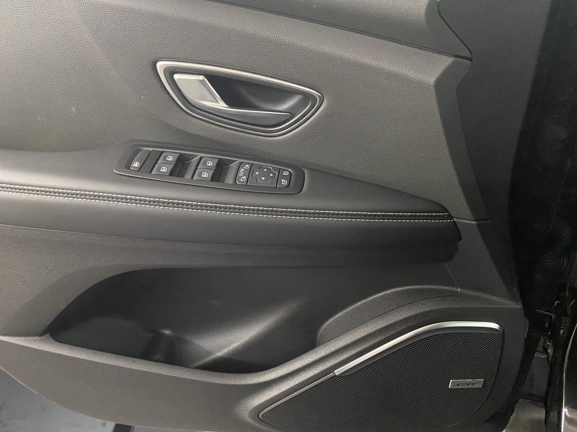 RENAULT Scénic 1.6 dCi Initiale Paris EDC-image-7