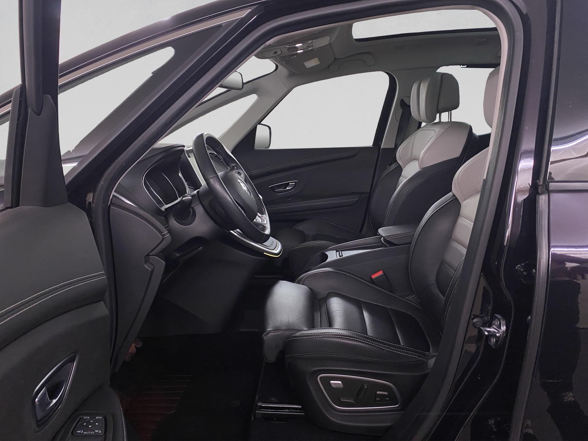 RENAULT Scénic 1.6 dCi Initiale Paris EDC-image-6