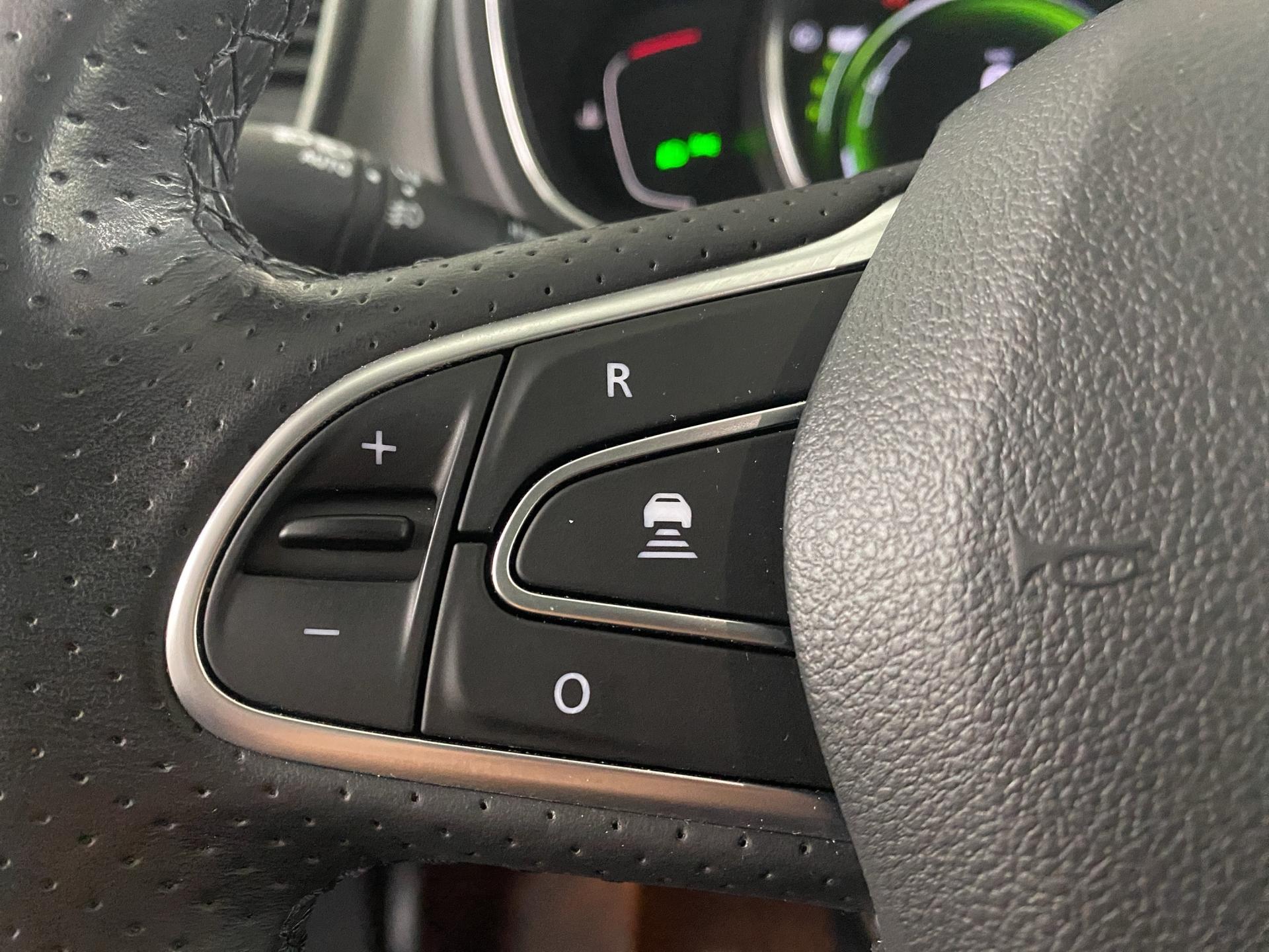 RENAULT Scénic 1.6 dCi Initiale Paris EDC-image-14