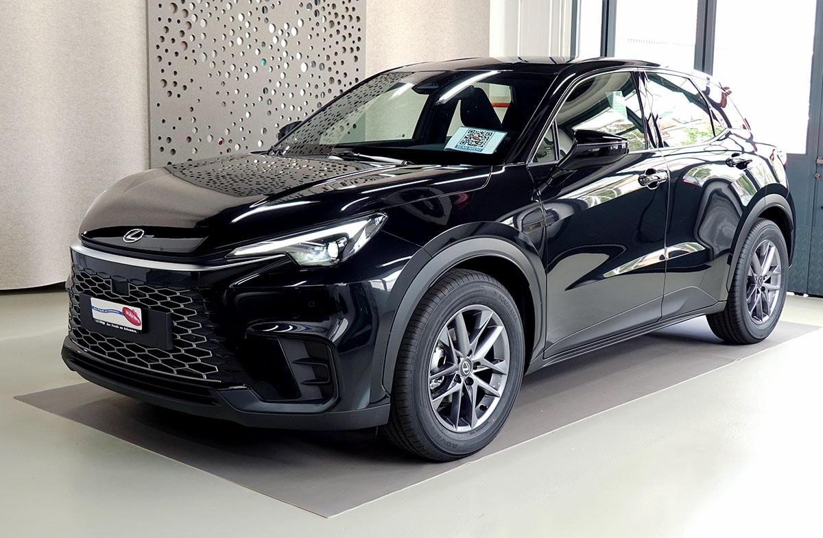 LEXUS LBX FWD Impression CVT-image-0