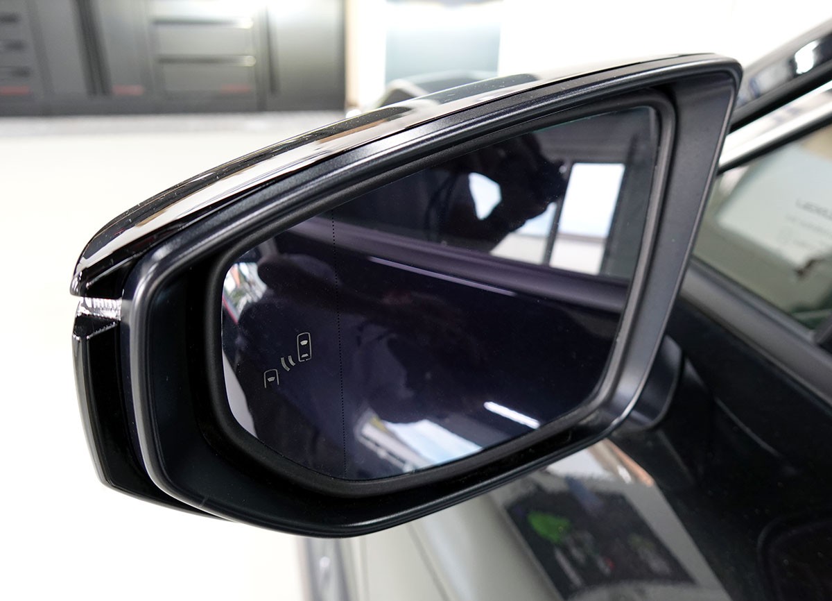 LEXUS LBX FWD Impression CVT-image-15
