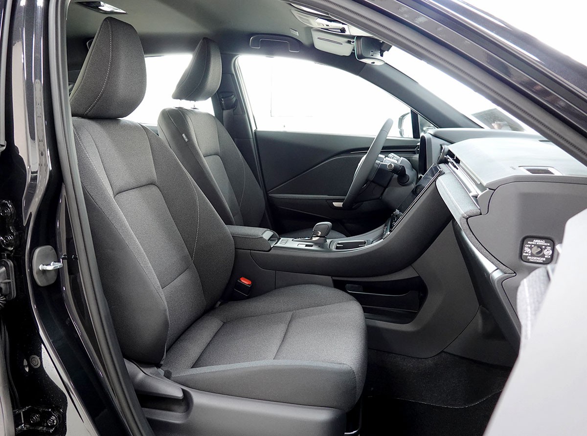 LEXUS LBX FWD Impression CVT-image-3