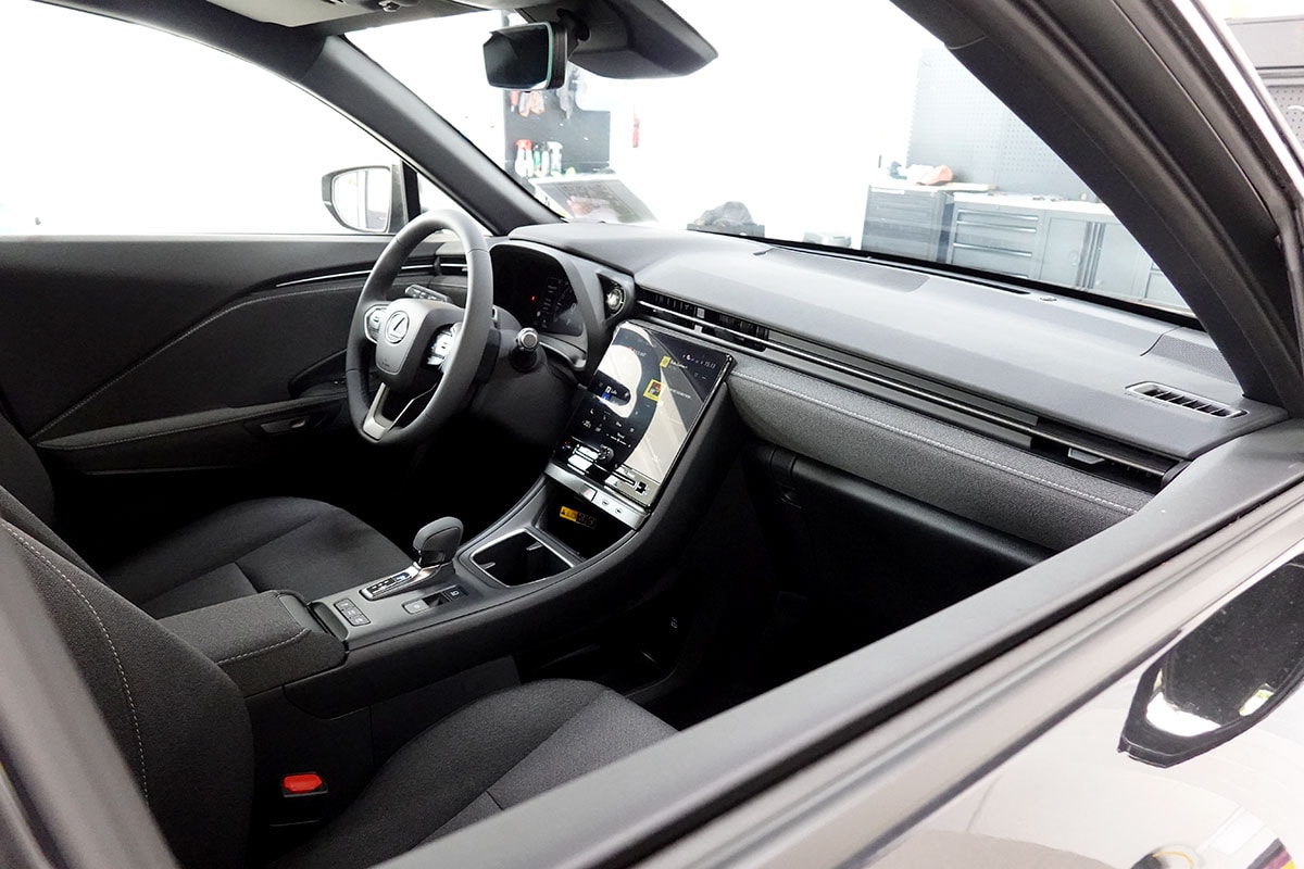 LEXUS LBX FWD Impression CVT-image-5