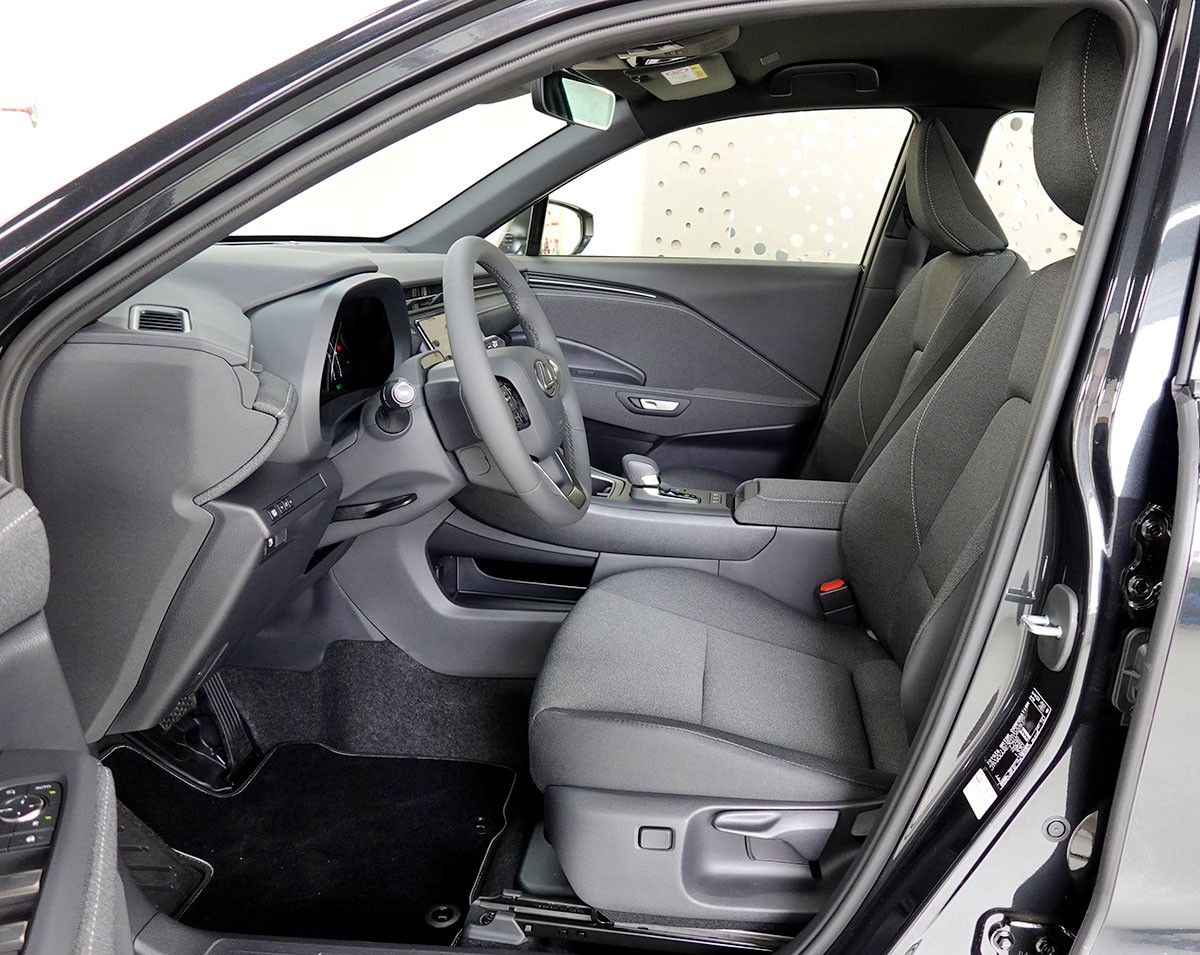 LEXUS LBX FWD Impression CVT-image-6