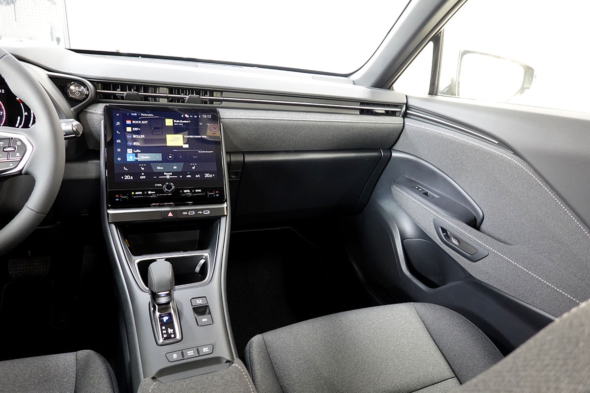LEXUS LBX FWD Impression CVT-image-9