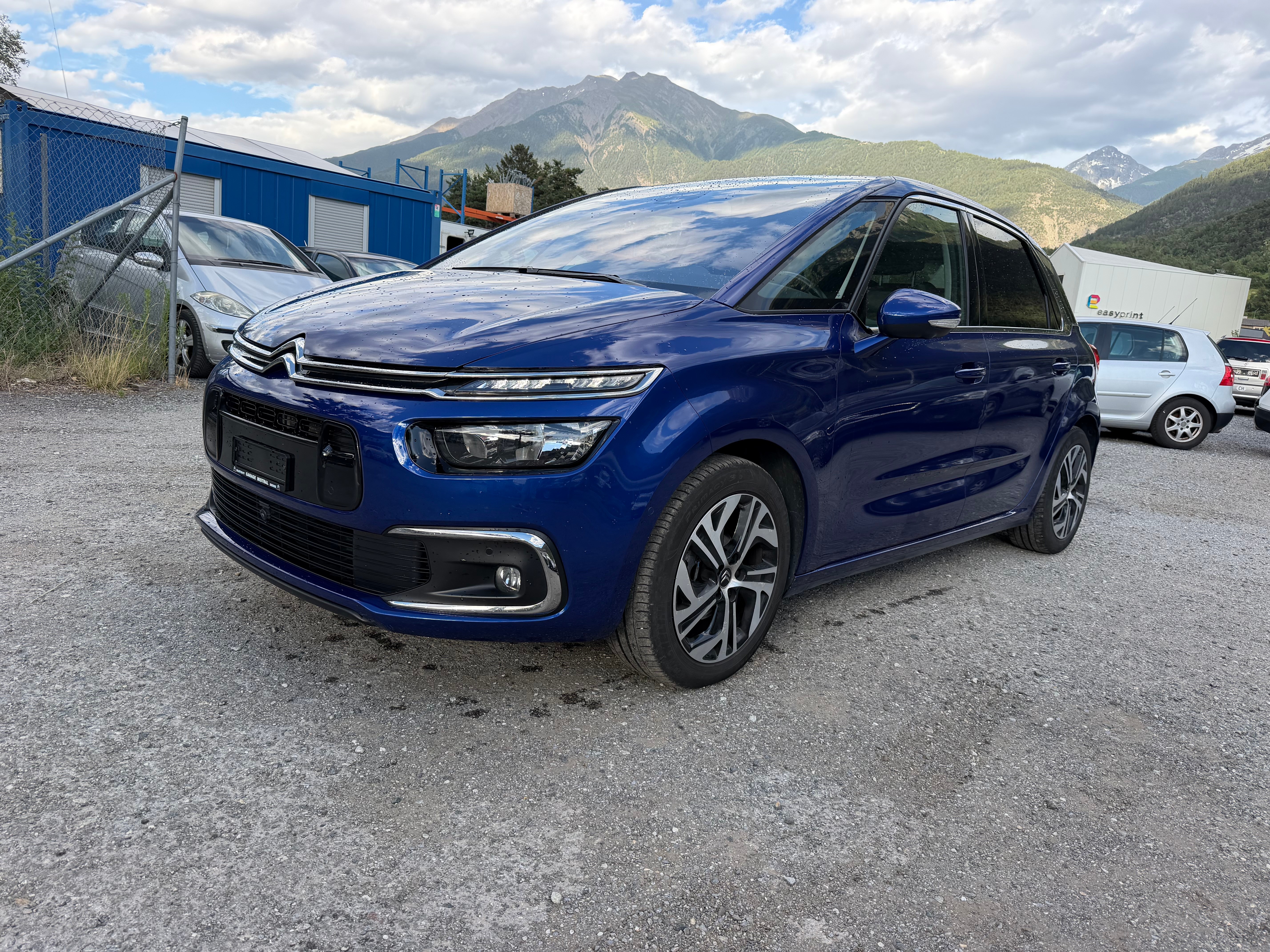 Car photo