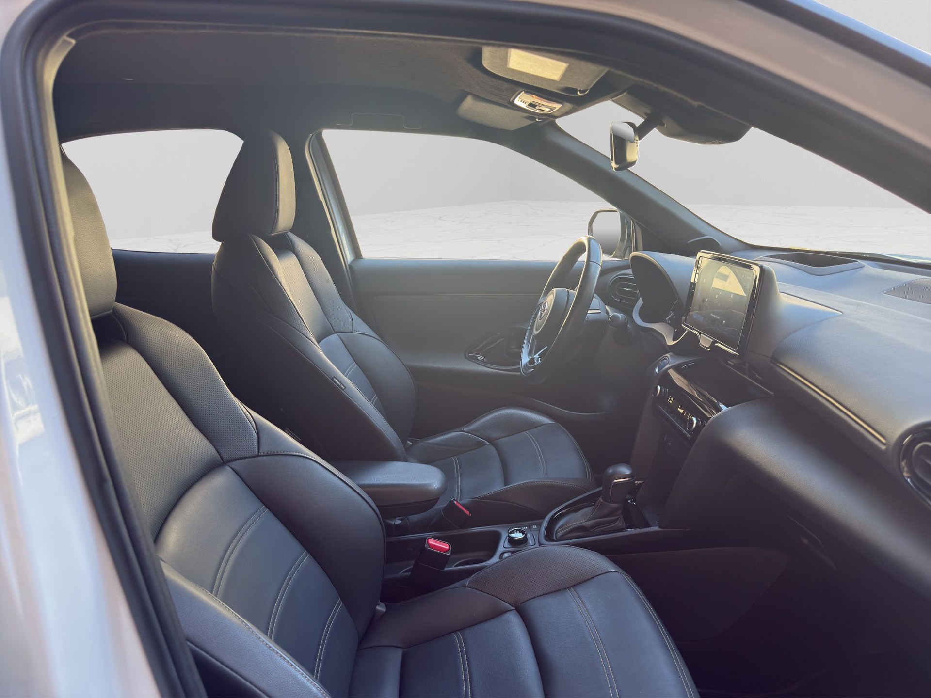 TOYOTA Yaris Cross 1.5 Premiere Edition e-CVT AWDi-image-18
