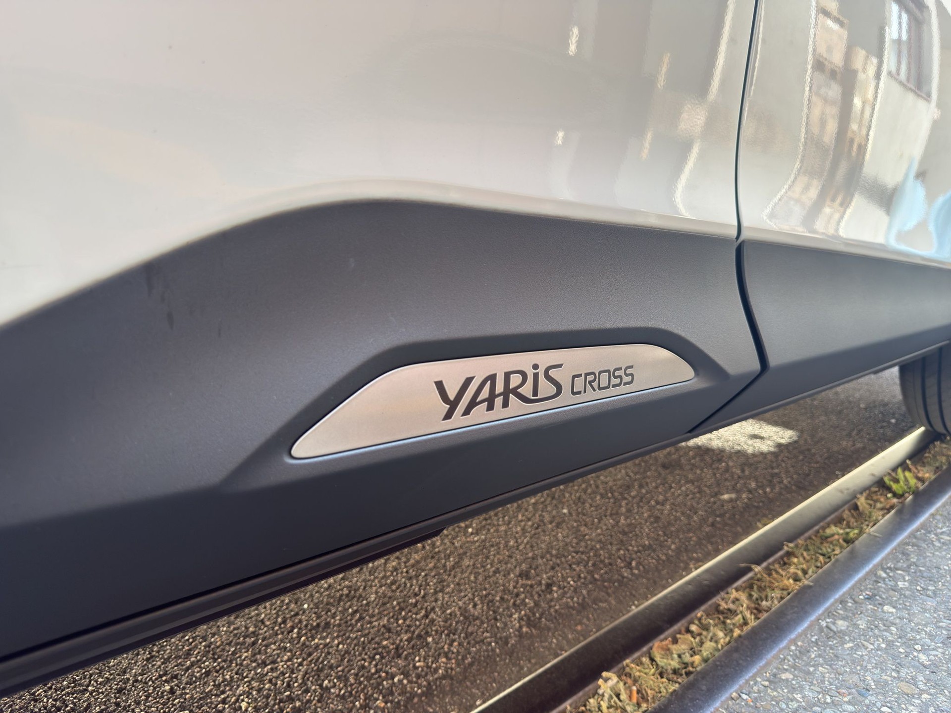 TOYOTA Yaris Cross 1.5 Premiere Edition e-CVT AWDi-image-23
