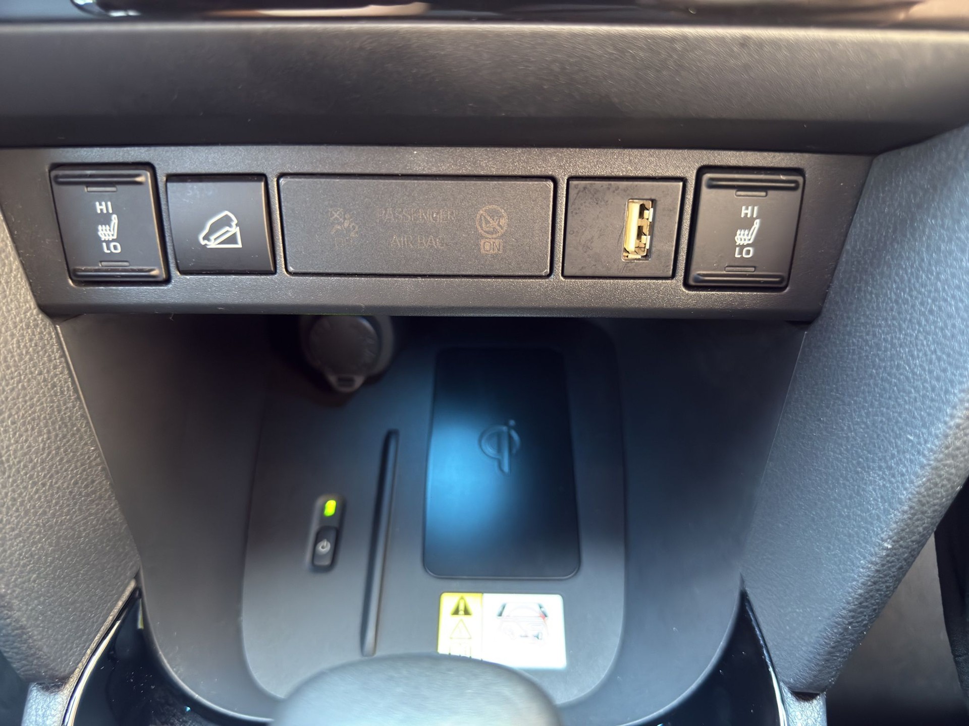 TOYOTA Yaris Cross 1.5 Premiere Edition e-CVT AWDi-image-15
