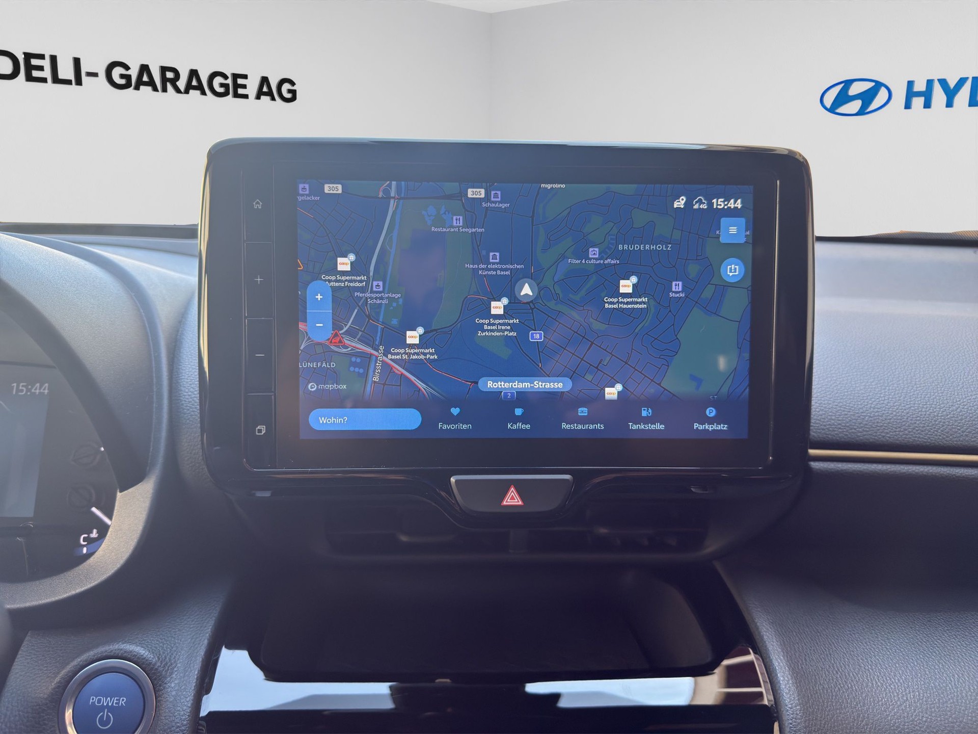 TOYOTA Yaris Cross 1.5 Premiere Edition e-CVT AWDi-image-13