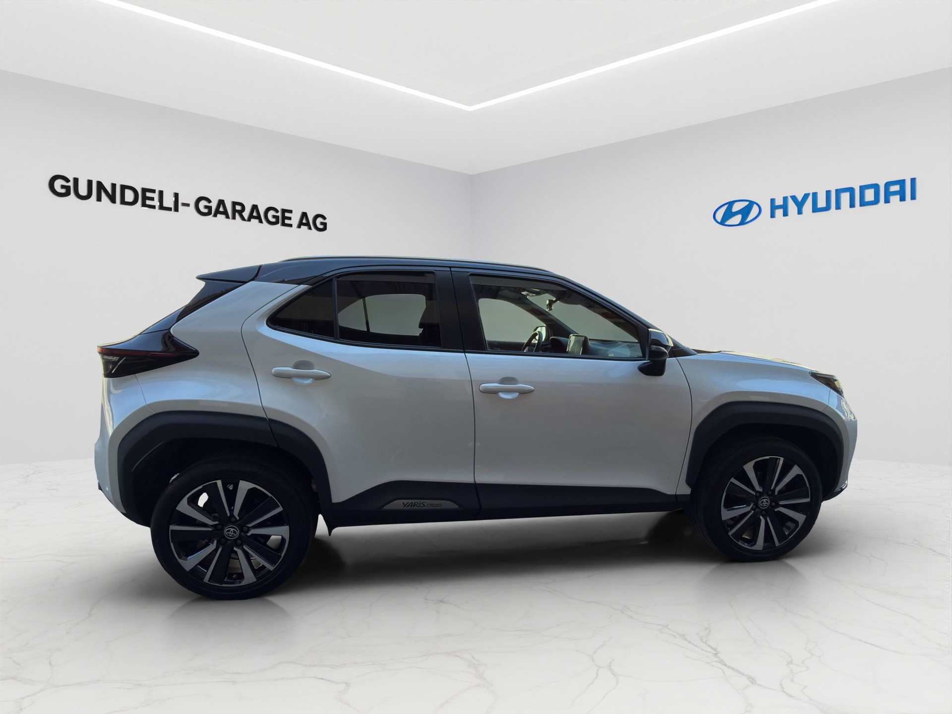 TOYOTA Yaris Cross 1.5 Premiere Edition e-CVT AWDi-image-6
