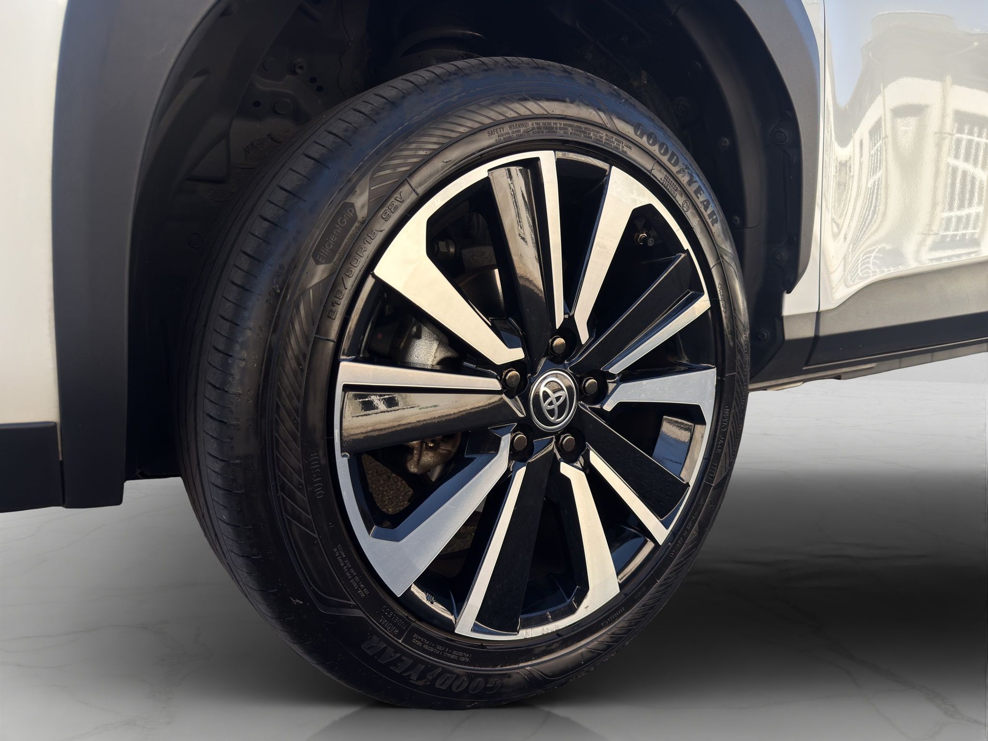 TOYOTA Yaris Cross 1.5 Premiere Edition e-CVT AWDi-image-22