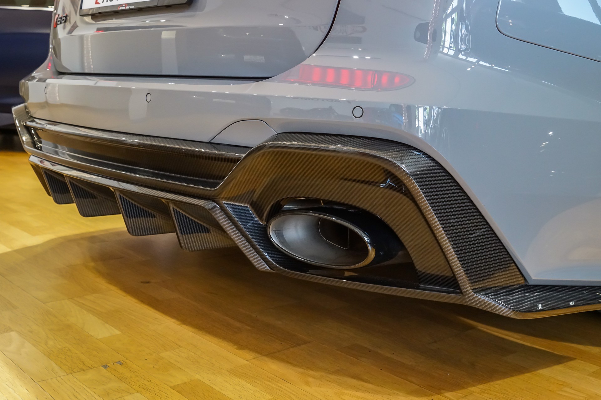 AUDI RS6 Avant 4.0 TFSI V8 quattro Carbon Bodykit-image-10