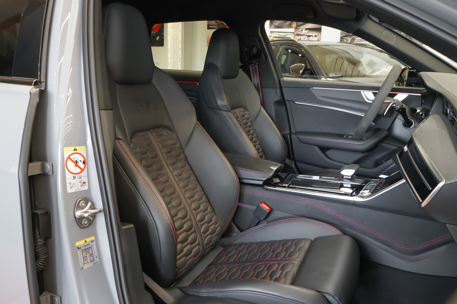 AUDI RS6 Avant 4.0 TFSI V8 quattro Carbon Bodykit-image-27