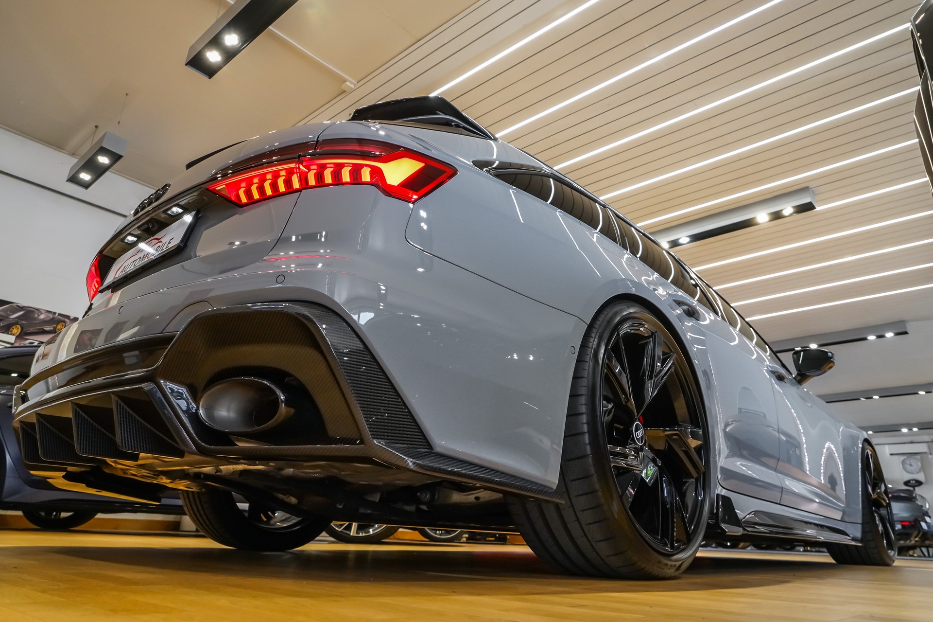 AUDI RS6 Avant 4.0 TFSI V8 quattro Carbon Bodykit-image-11