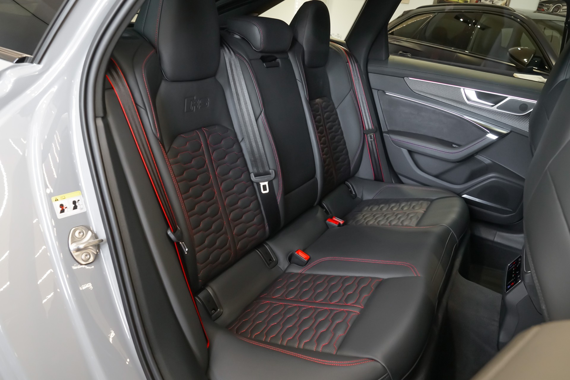 AUDI RS6 Avant 4.0 TFSI V8 quattro Carbon Bodykit-image-24
