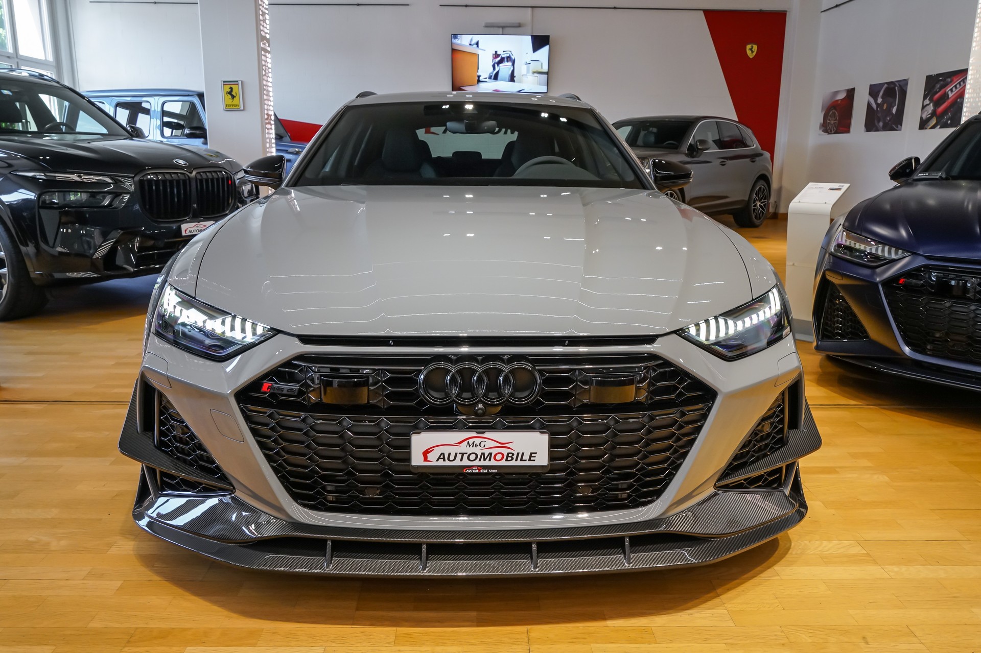 AUDI RS6 Avant 4.0 TFSI V8 quattro Carbon Bodykit-image-1