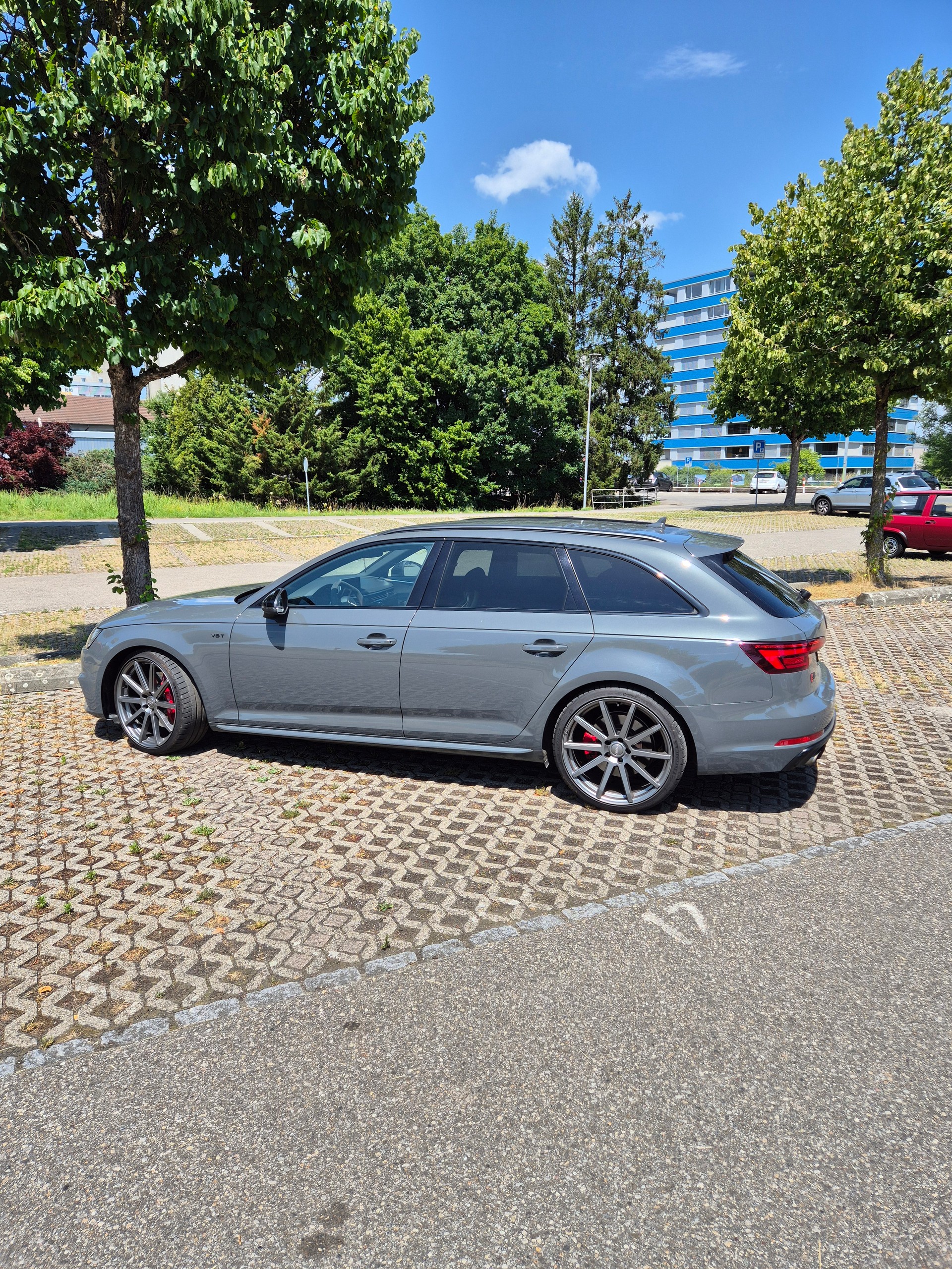 AUDI 3.0 V6 TFSI quattro S-Tronic-image-3