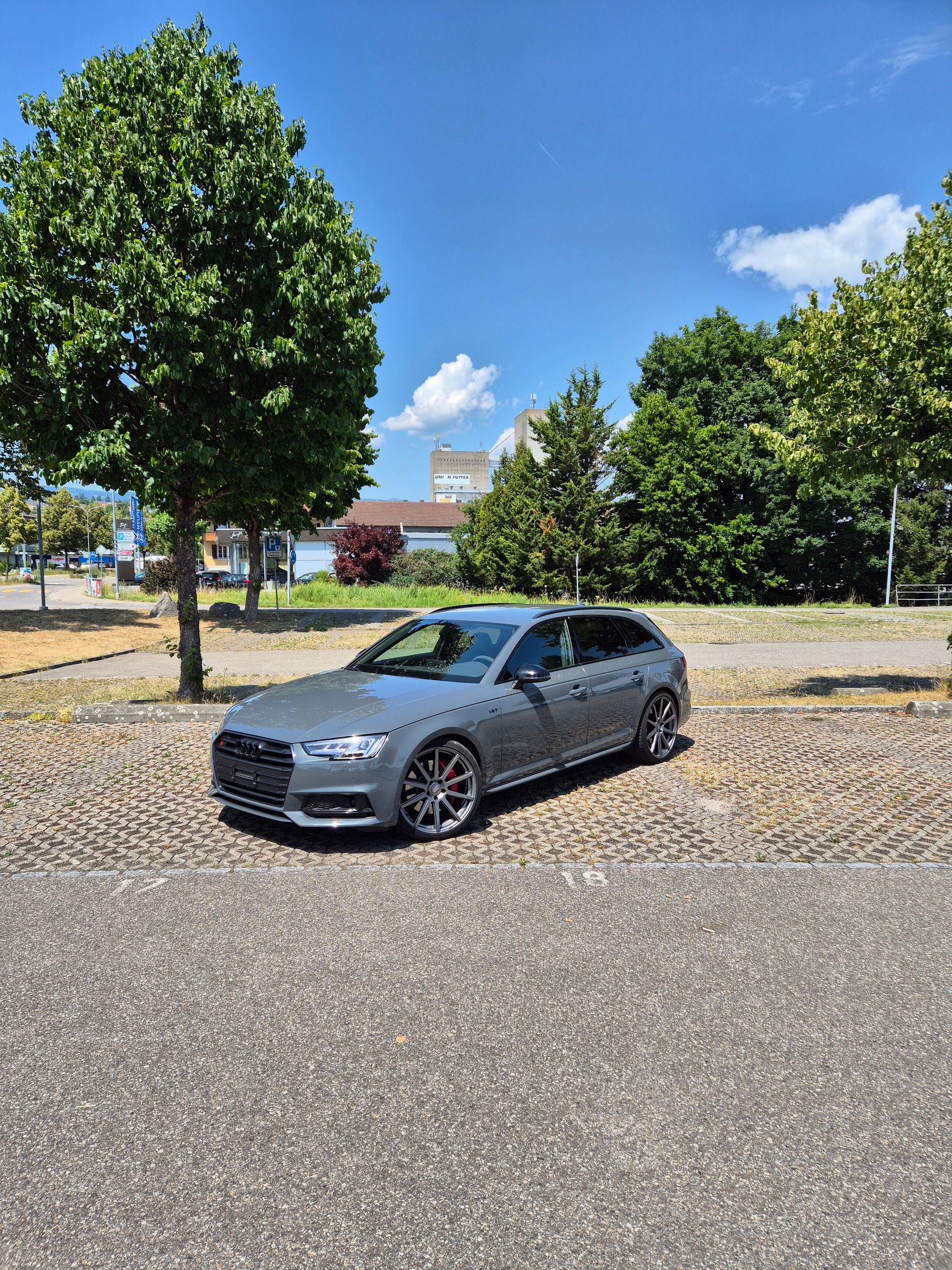 AUDI 3.0 V6 TFSI quattro S-Tronic-image-1
