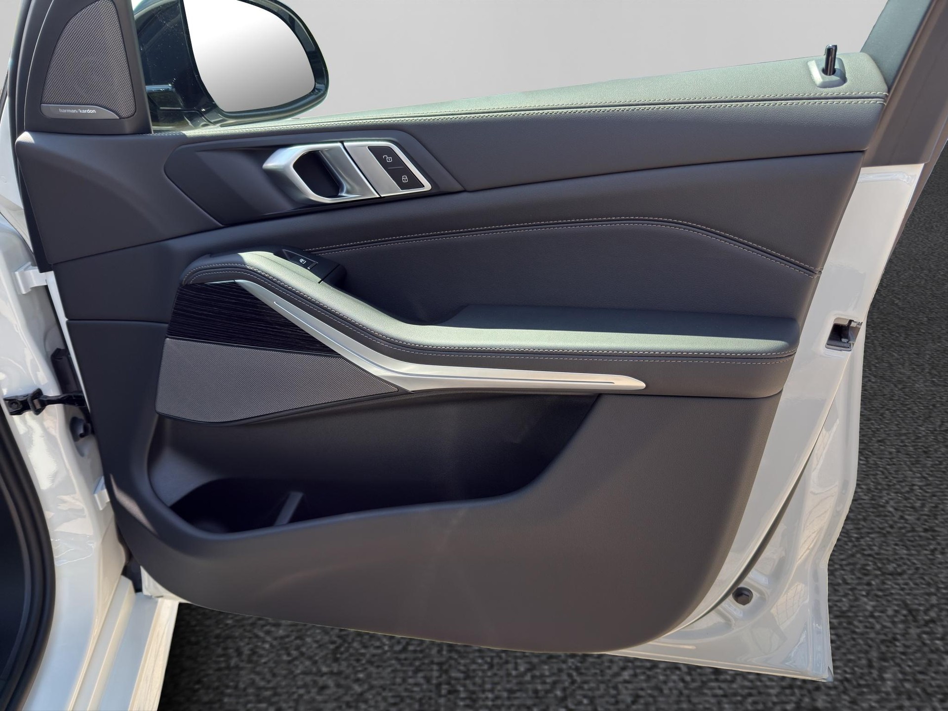 BMW X5 50e xDrive M Sport-image-16