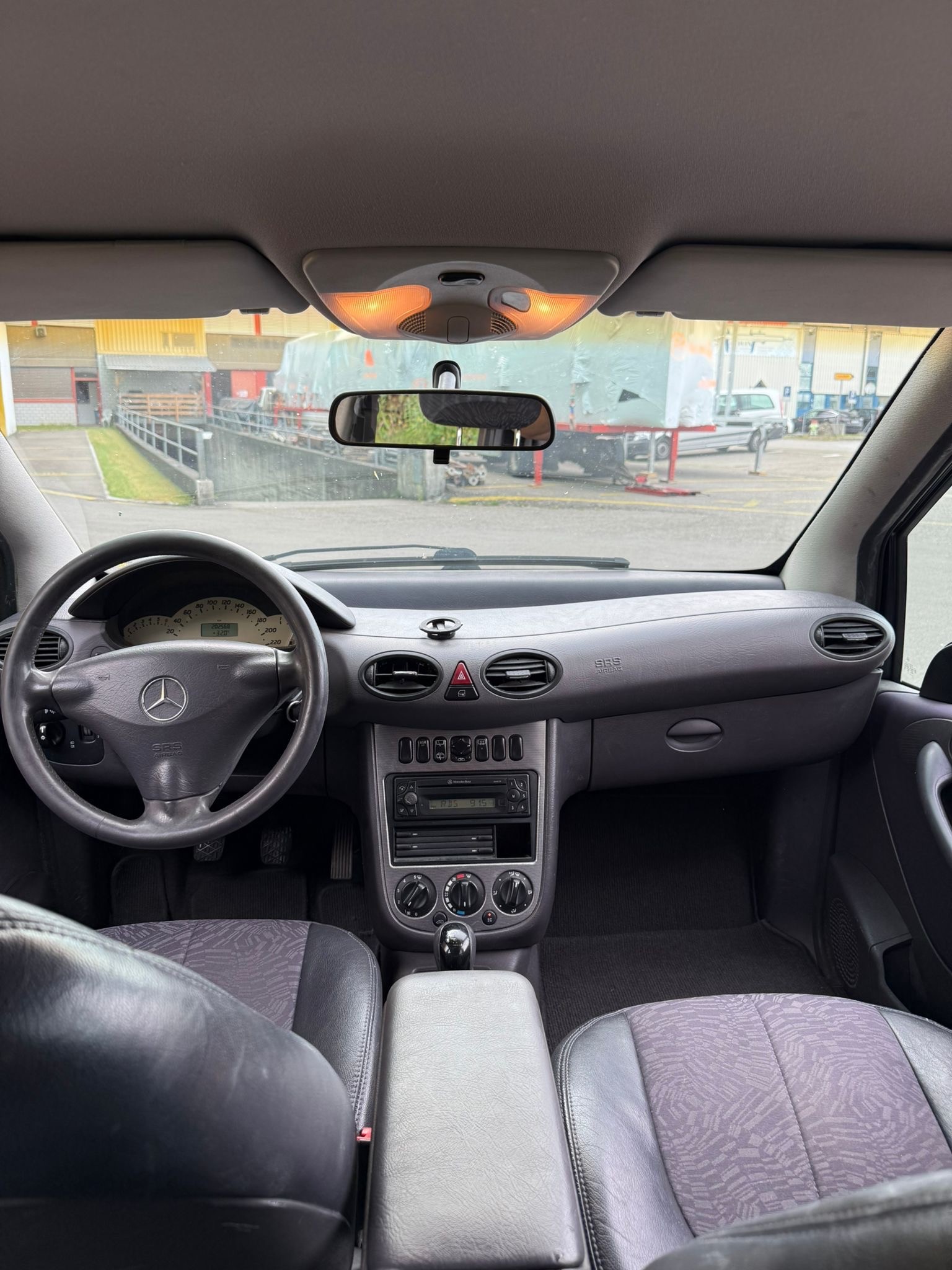 MERCEDES-BENZ A 160 Avantgarde-image-8
