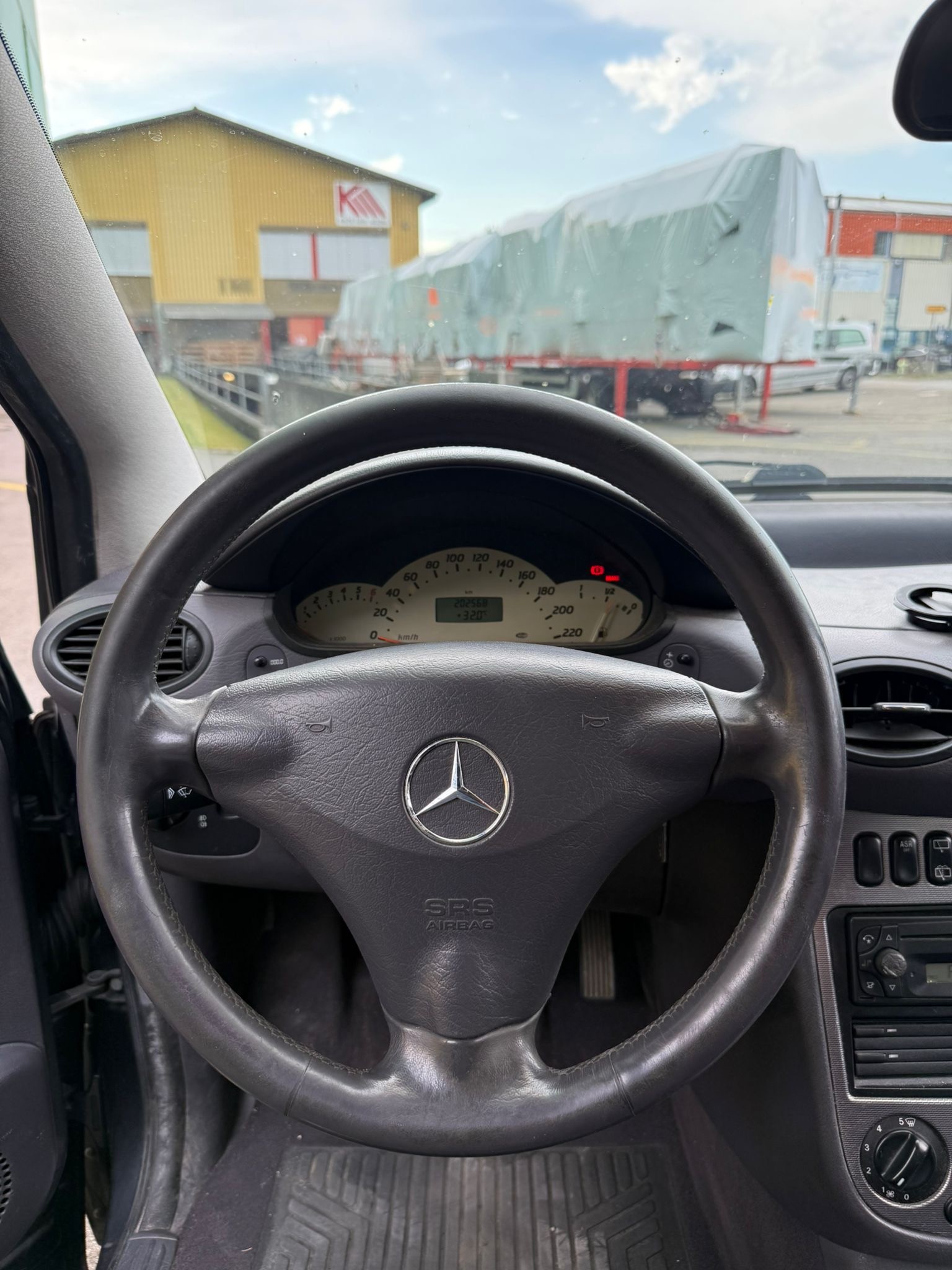 MERCEDES-BENZ A 160 Avantgarde-image-10