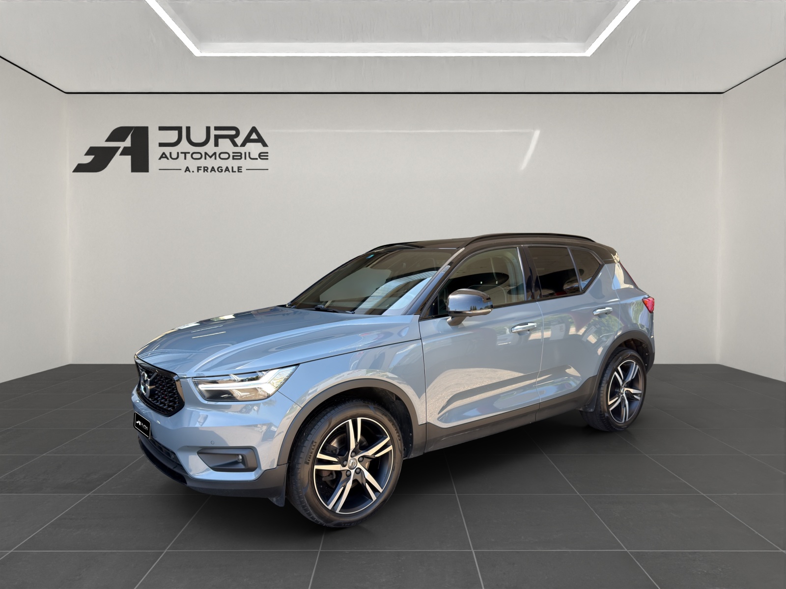 VOLVO XC40 2.0 B4 MH R-Design AWD-image-1