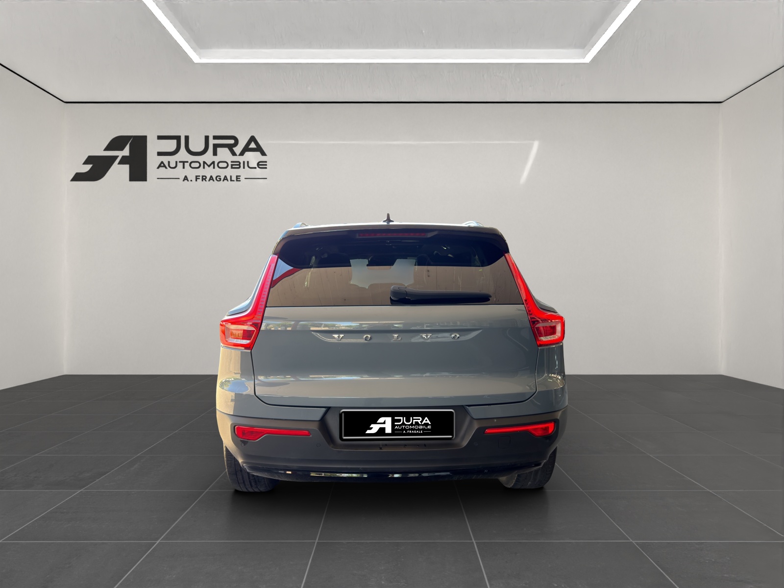 VOLVO XC40 2.0 B4 MH R-Design AWD-image-5
