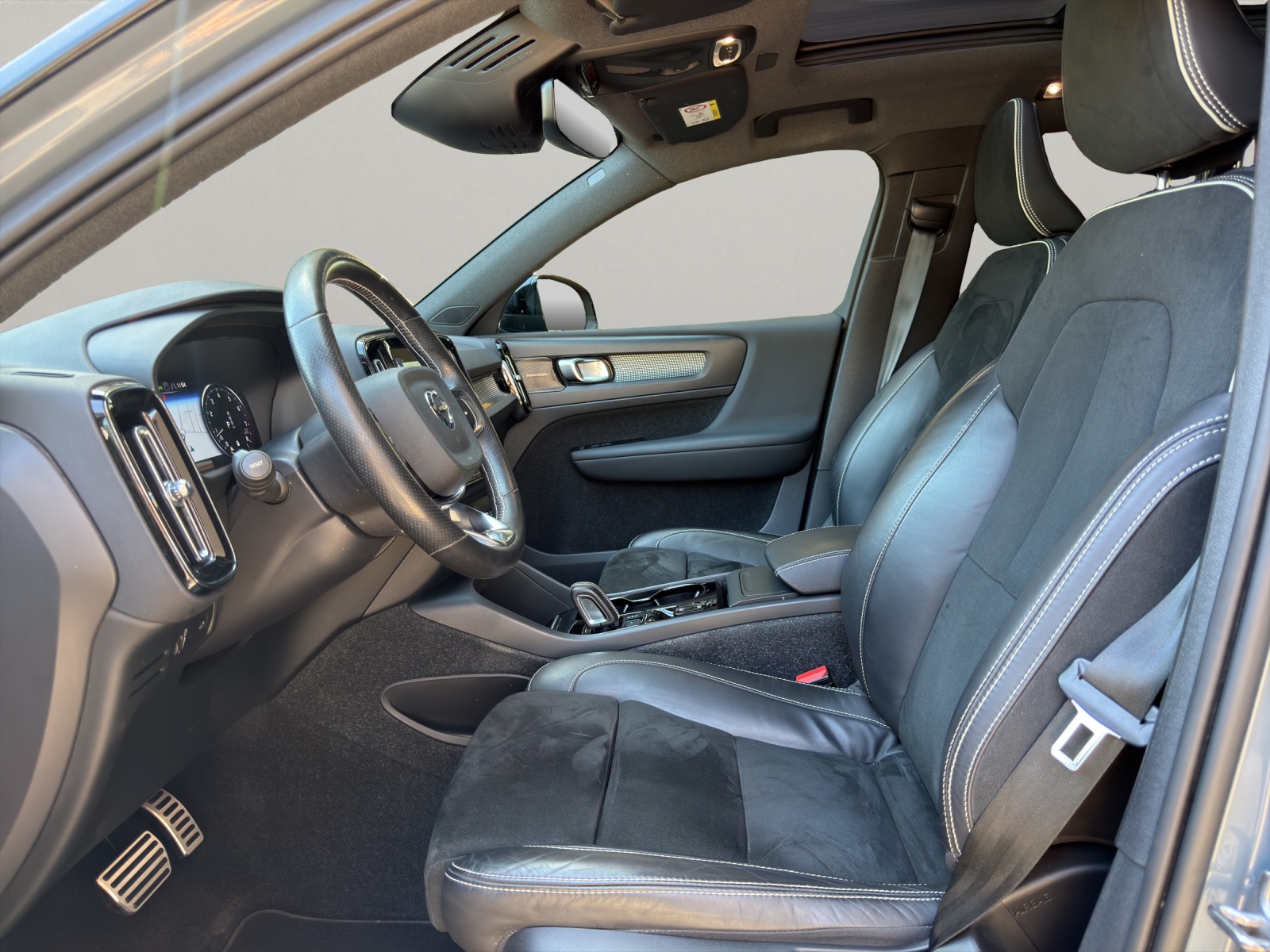 VOLVO XC40 2.0 B4 MH R-Design AWD-image-7