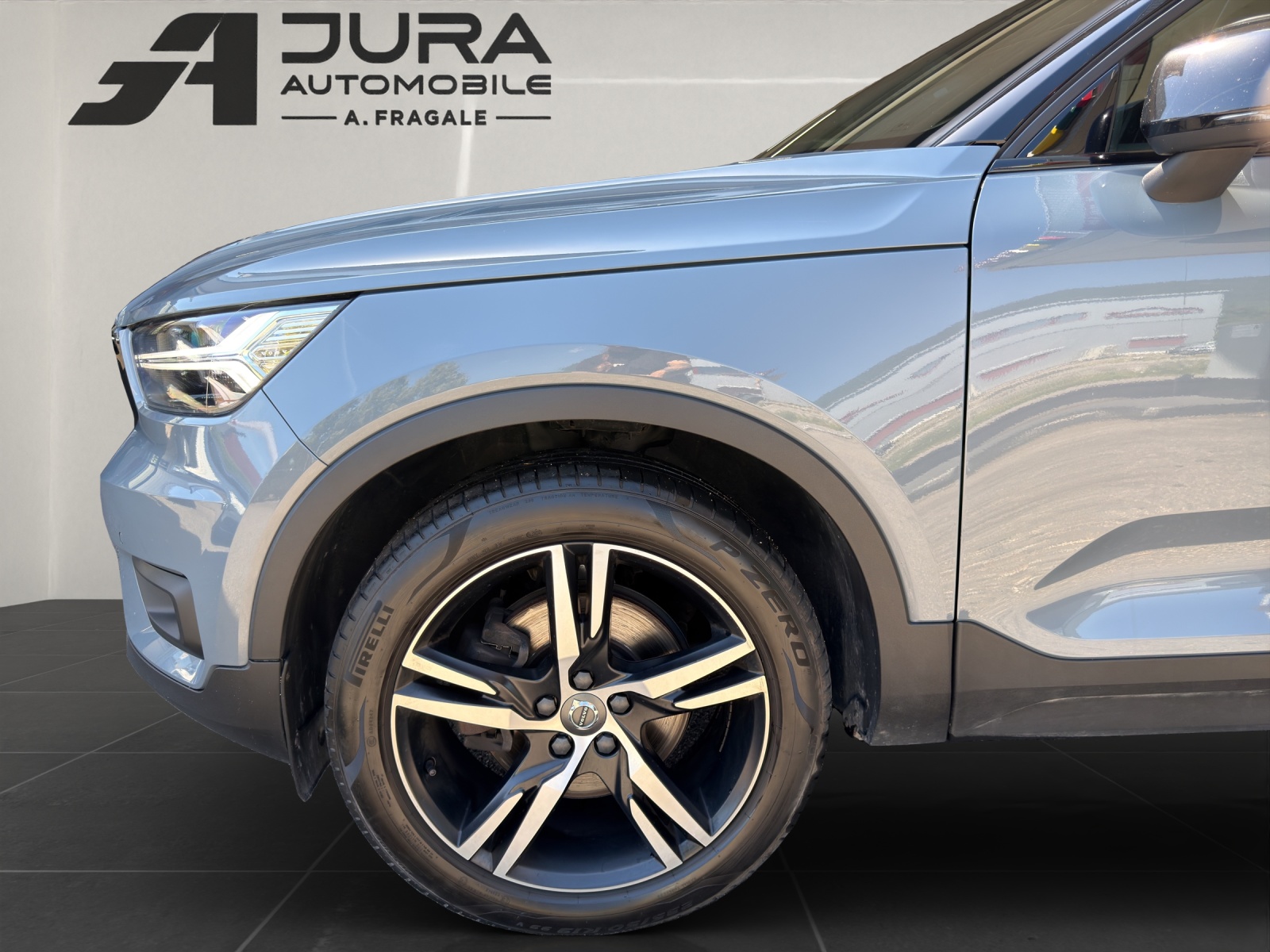 VOLVO XC40 2.0 B4 MH R-Design AWD-image-6