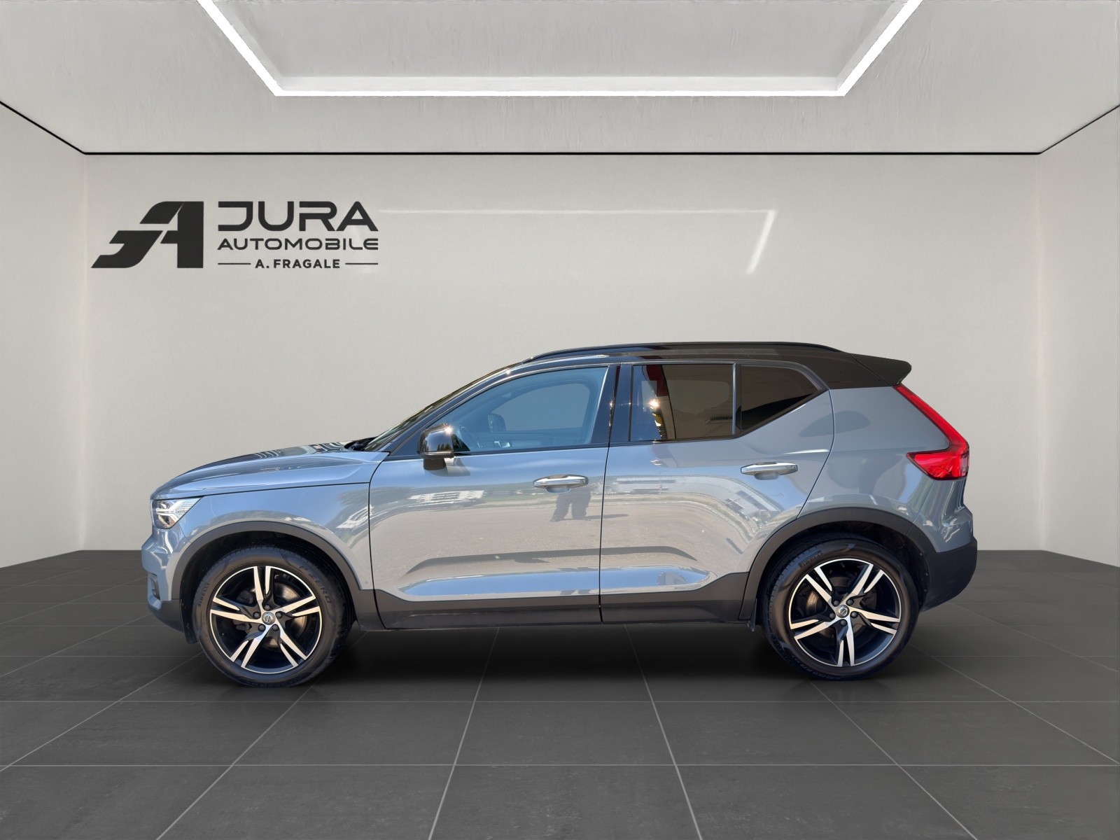 VOLVO XC40 2.0 B4 MH R-Design AWD-image-3