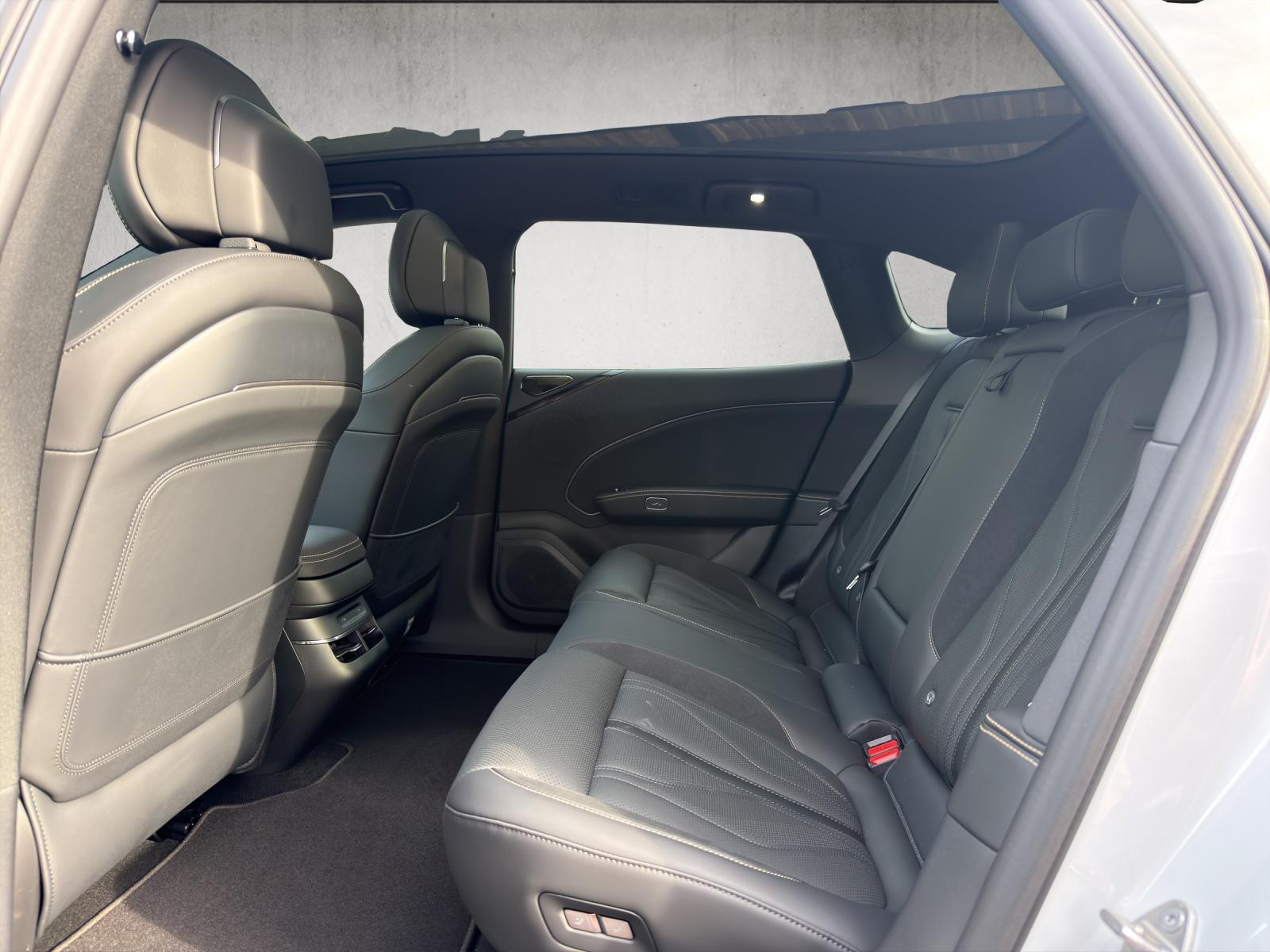 ZEEKR 7GT Privilege AWD-image-13